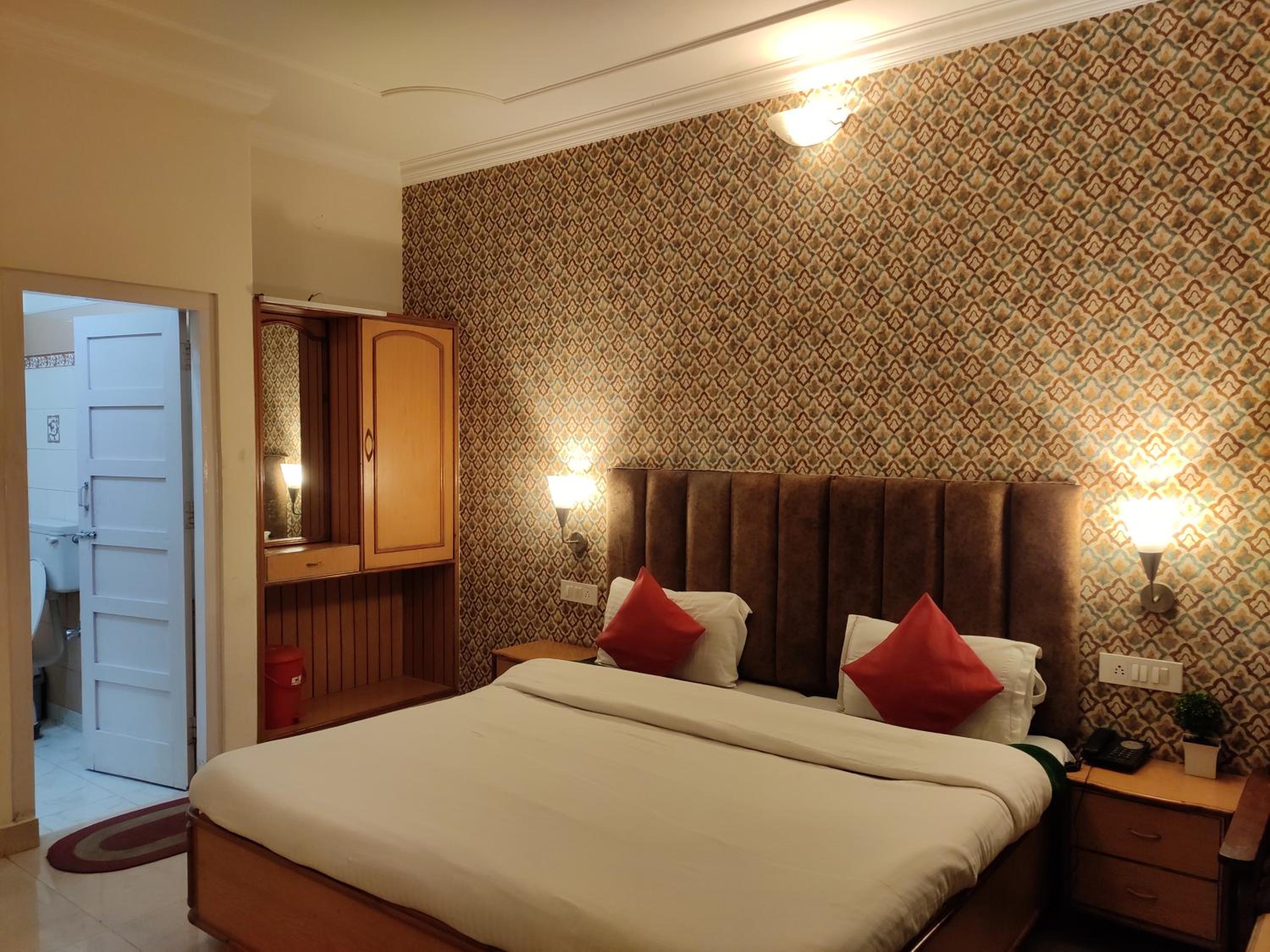 Deluxe Room - Photo 2