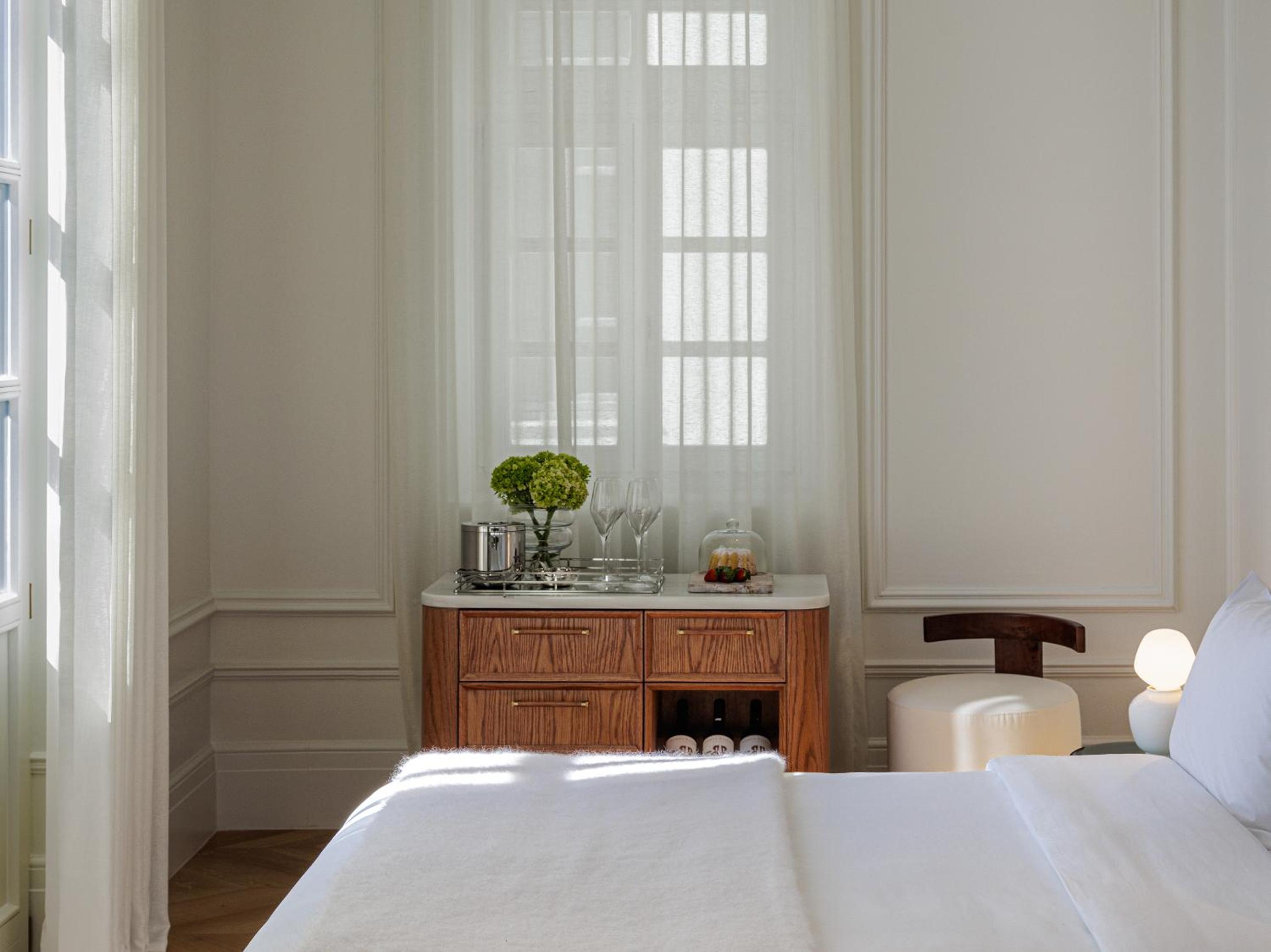 Acropolis Supreme Apartment