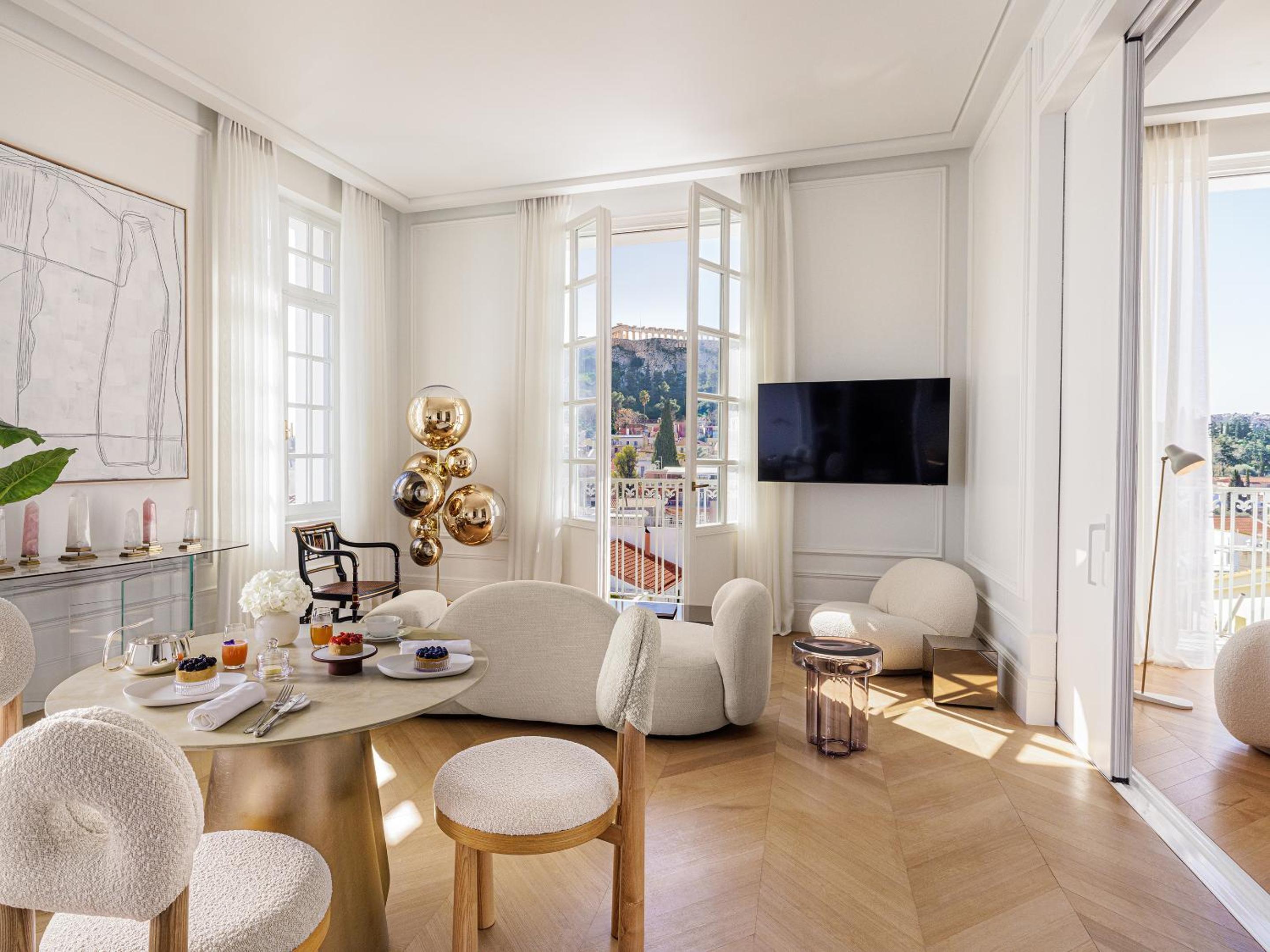Acropolis Grand Apartment