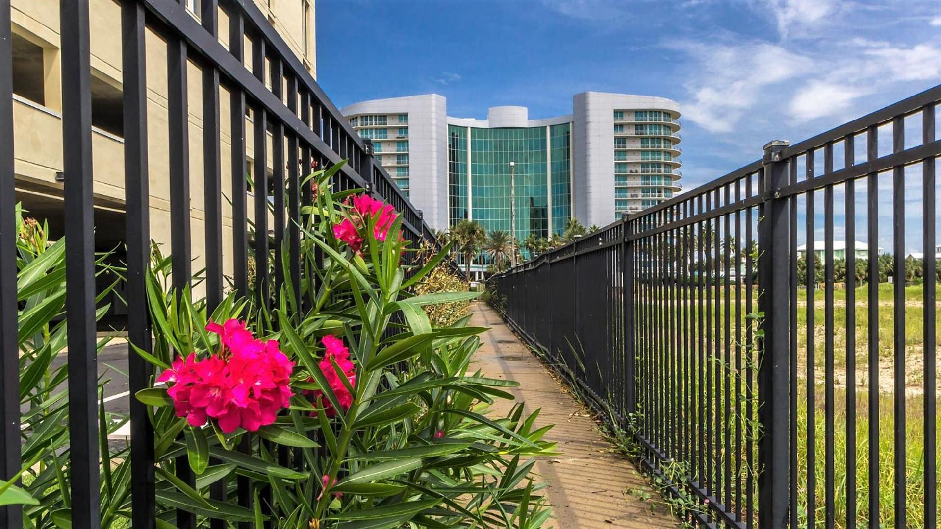 Three-Bedroom Apartment with Water View photo 3