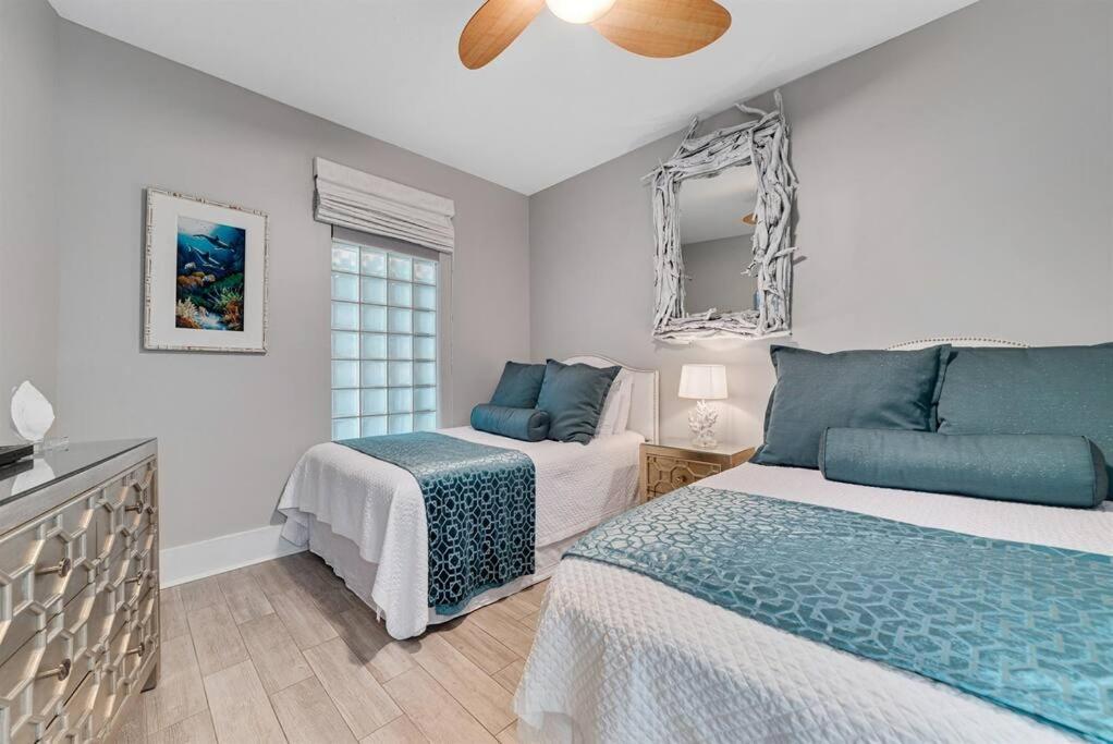 Three-Bedroom Apartment with Water View photo 2