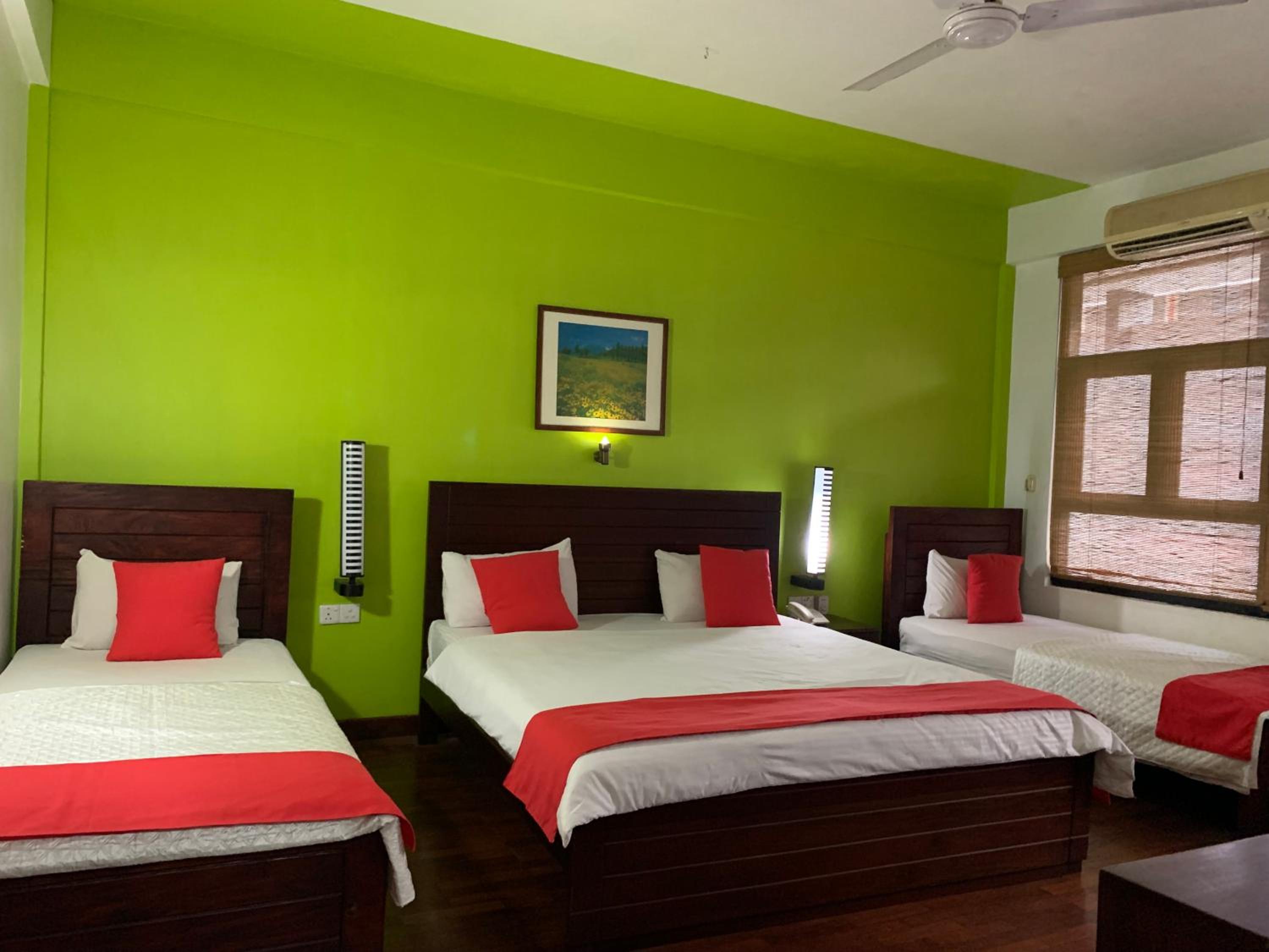 Deluxe Family Room