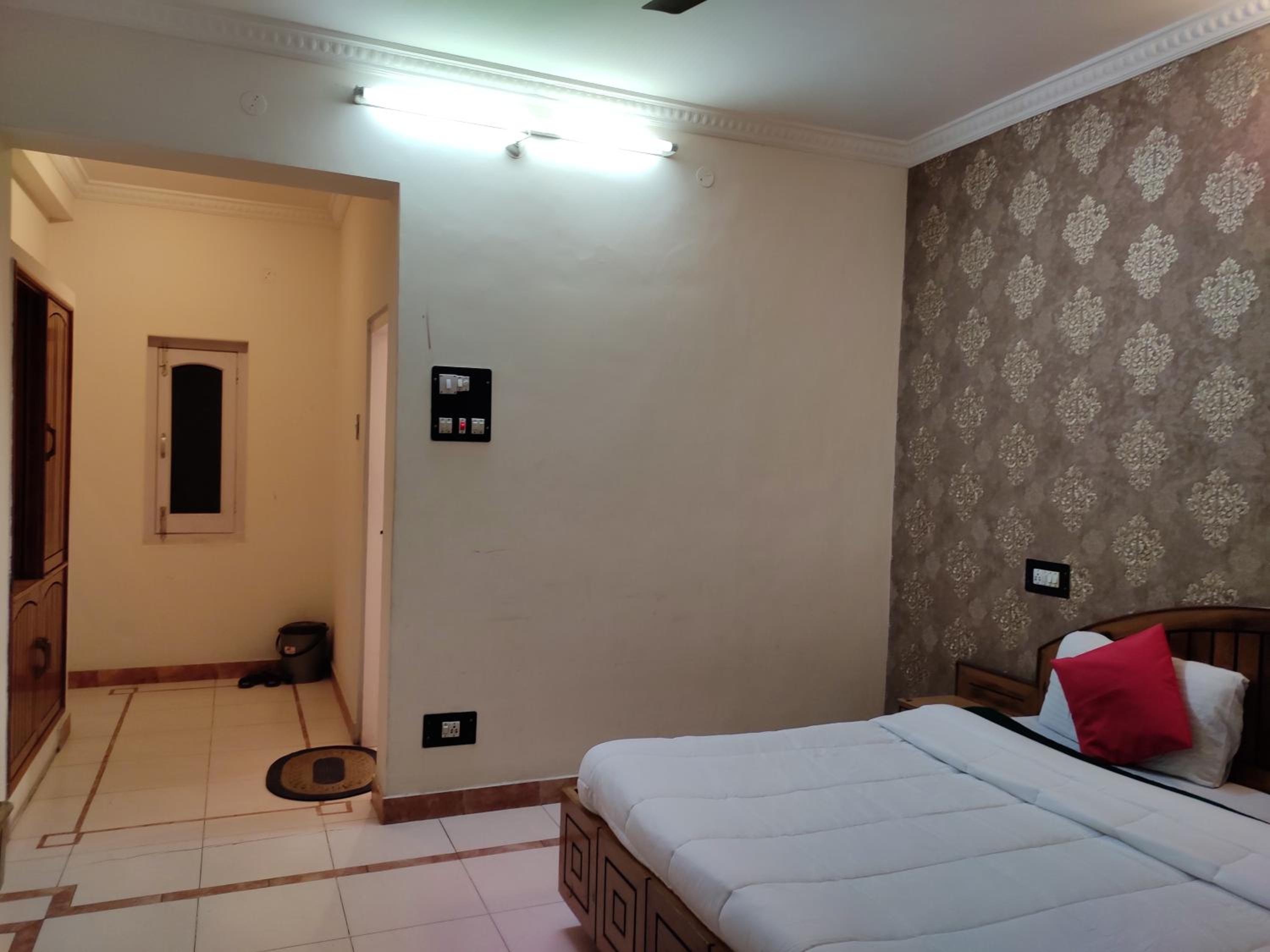 Deluxe Room - Photo 1