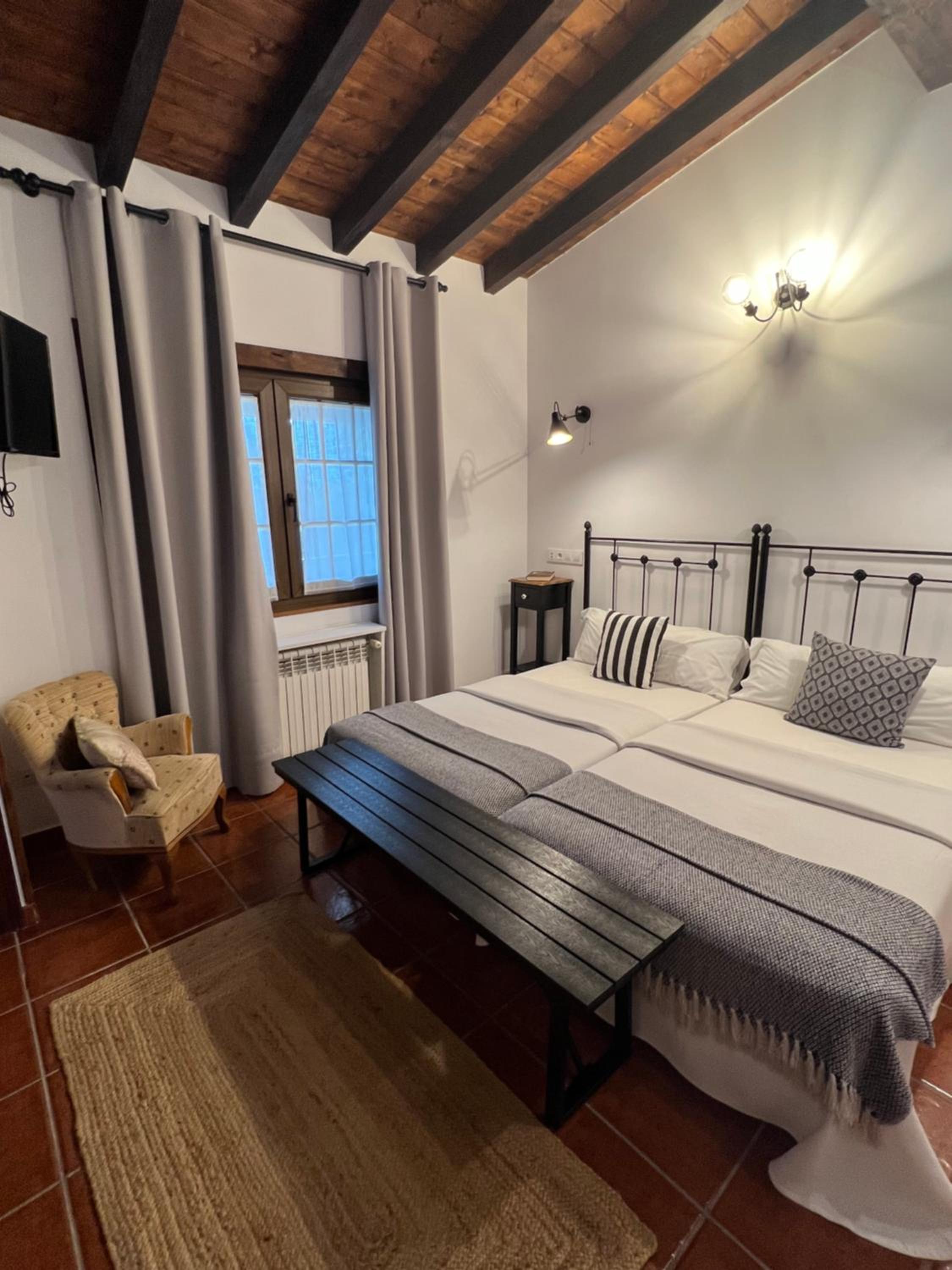 Twin Room - Photo 4