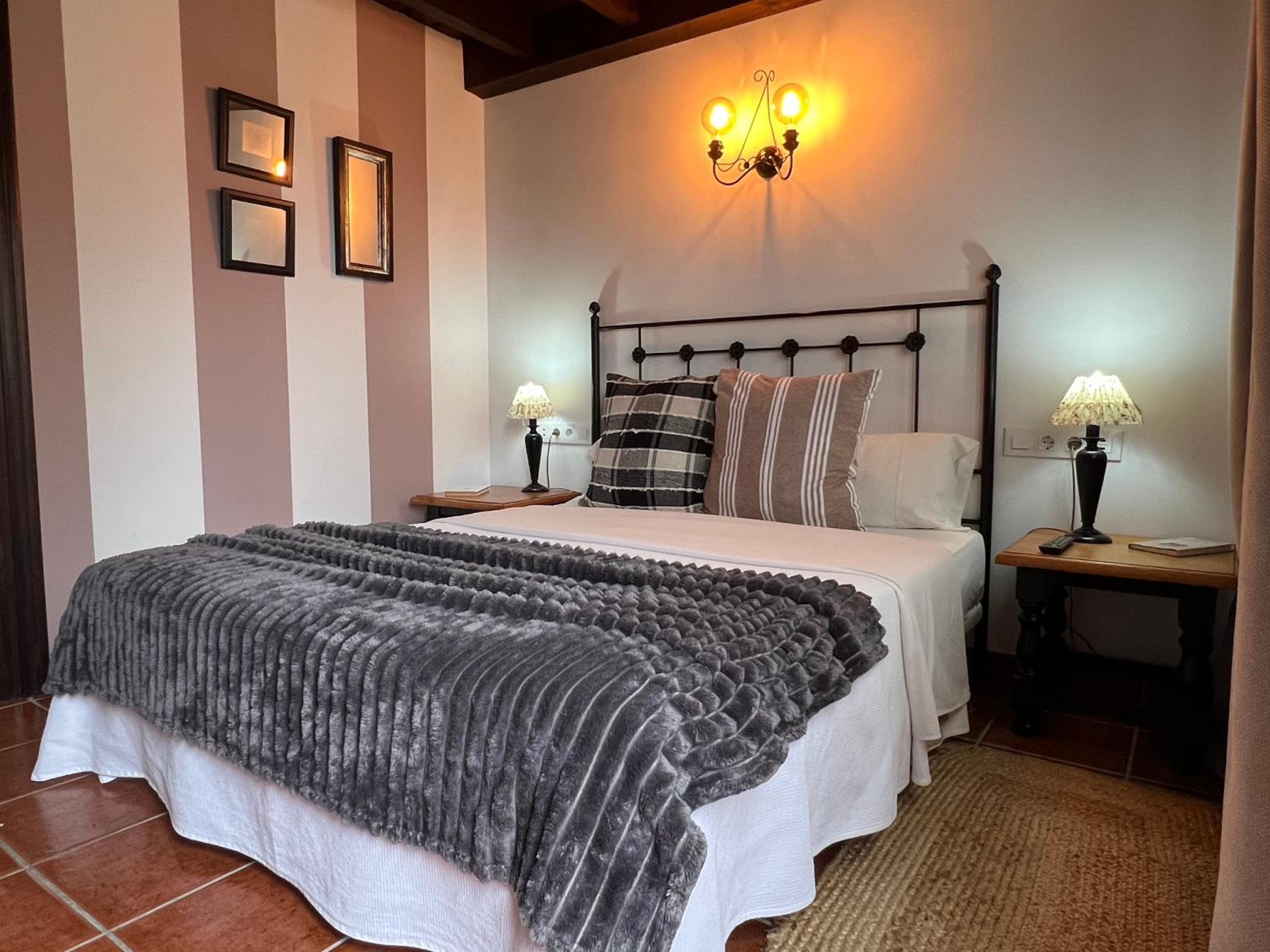 Twin Room - Photo 5