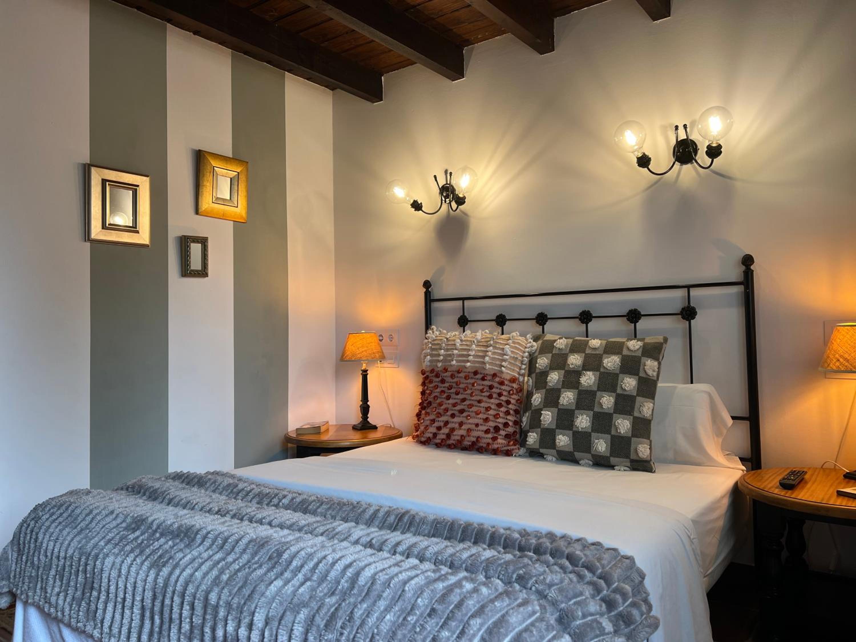 Twin Room - Photo 6