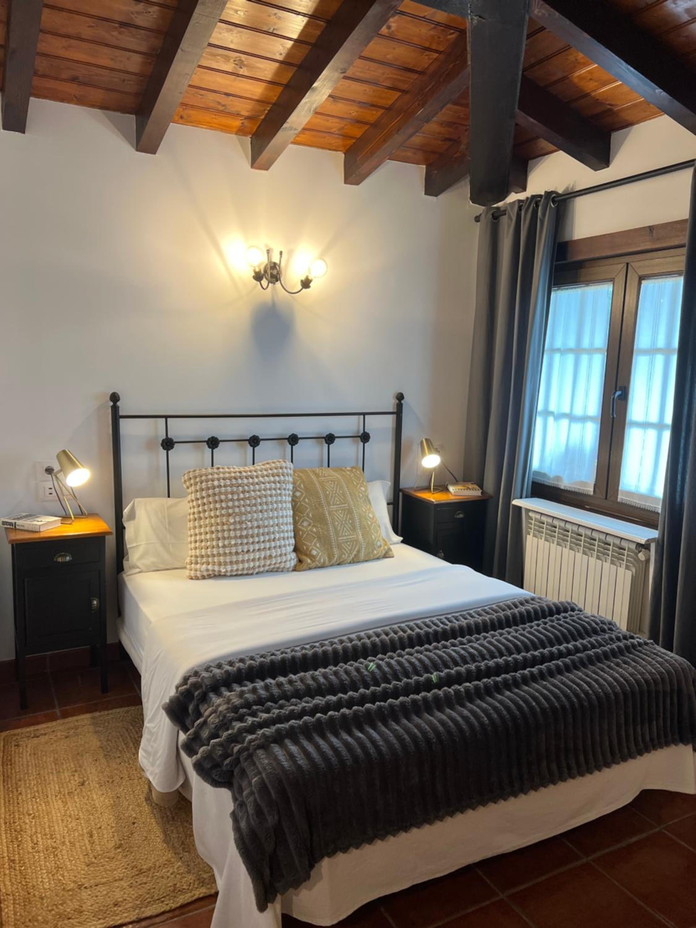 Twin Room - Photo 9