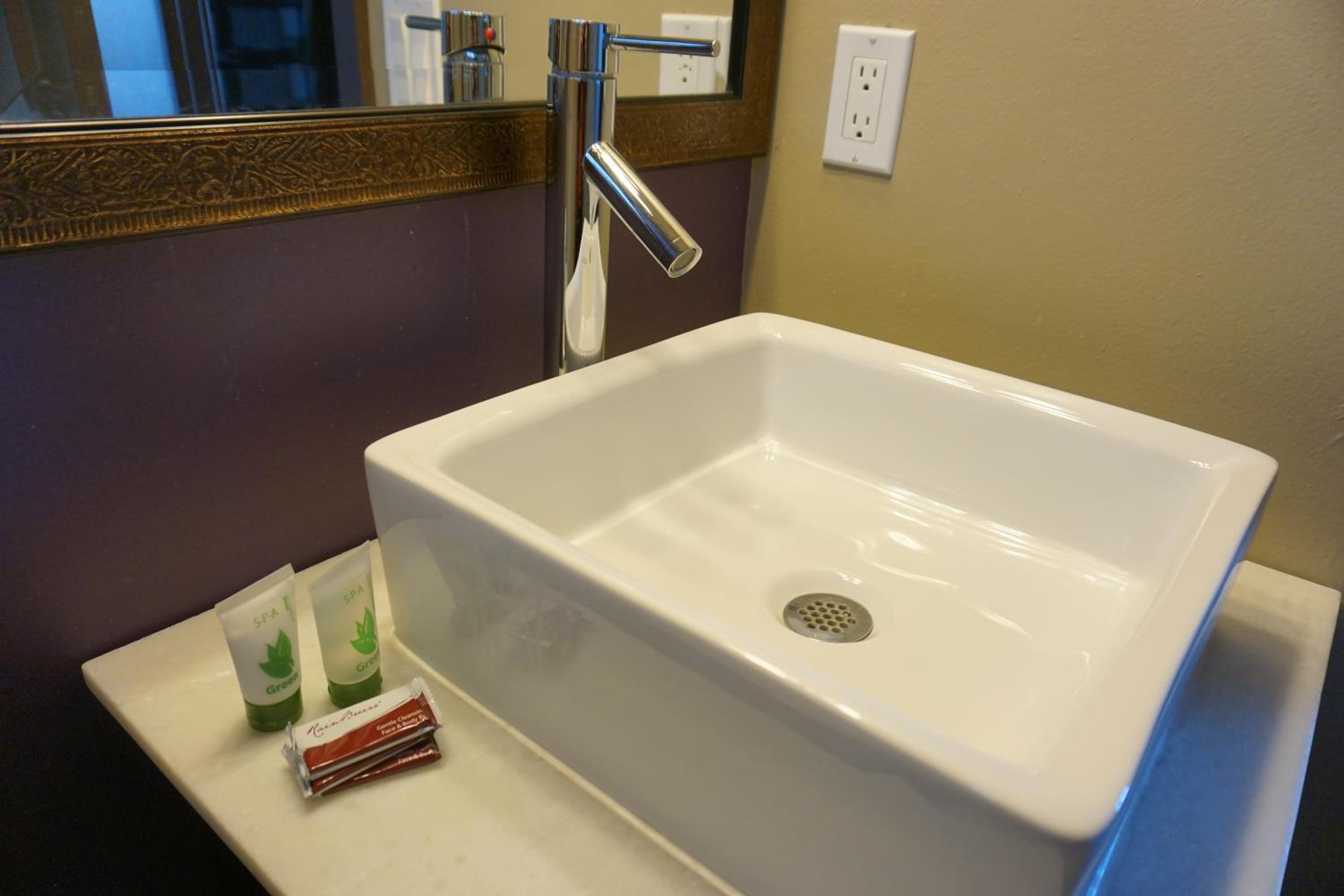 Double Room with Two Double Beds with Kitchenette photo 3