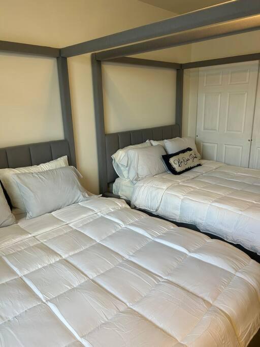Three-Bedroom House - Photo 7