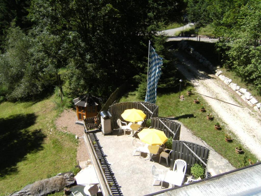 Eight-Bedroom House photo 3
