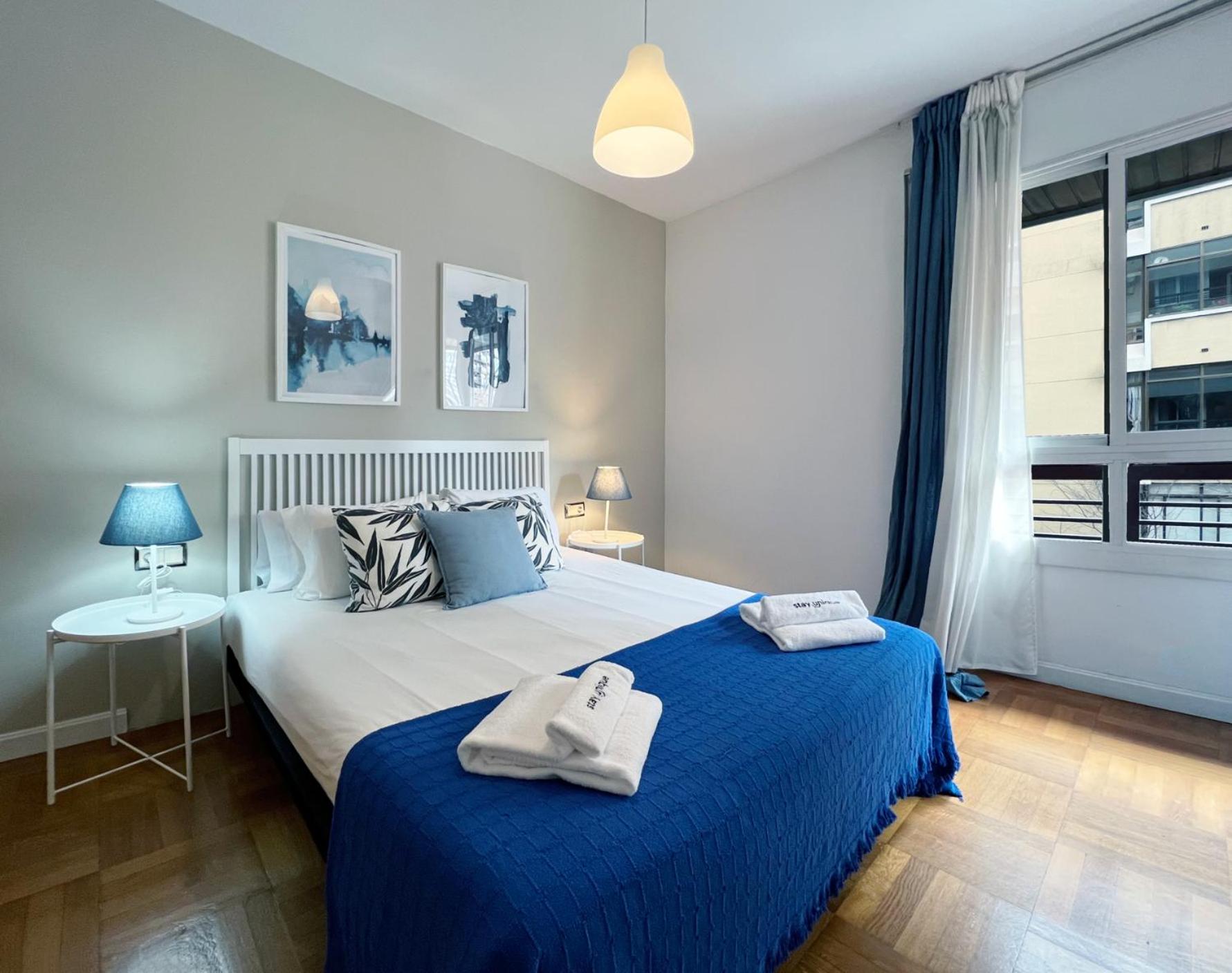 Apartamento con Balcón