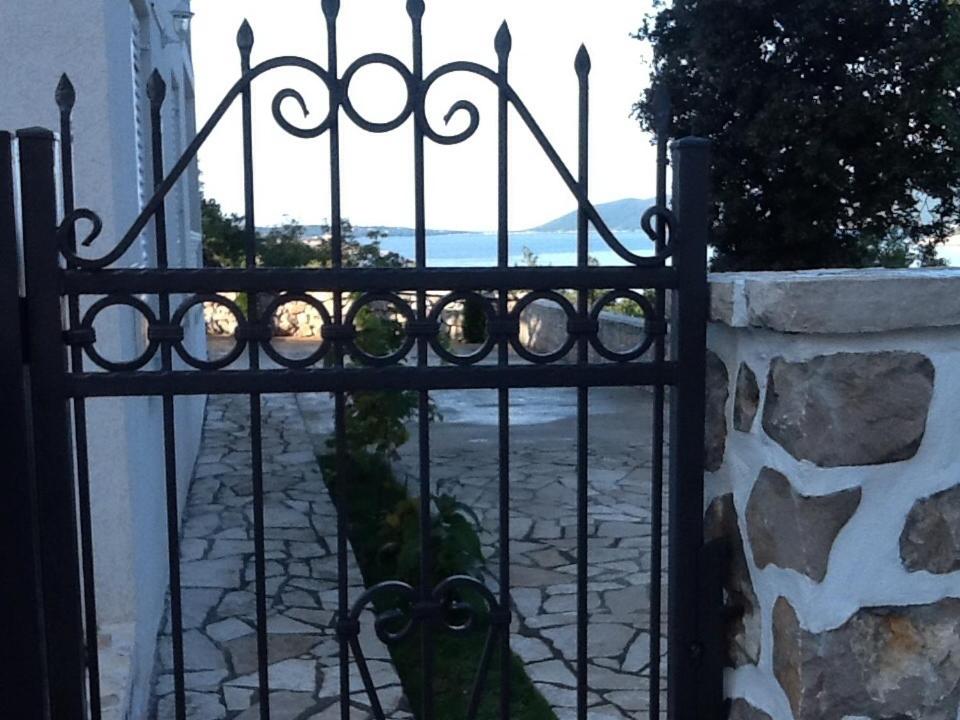Villa - Beach Front photo 2