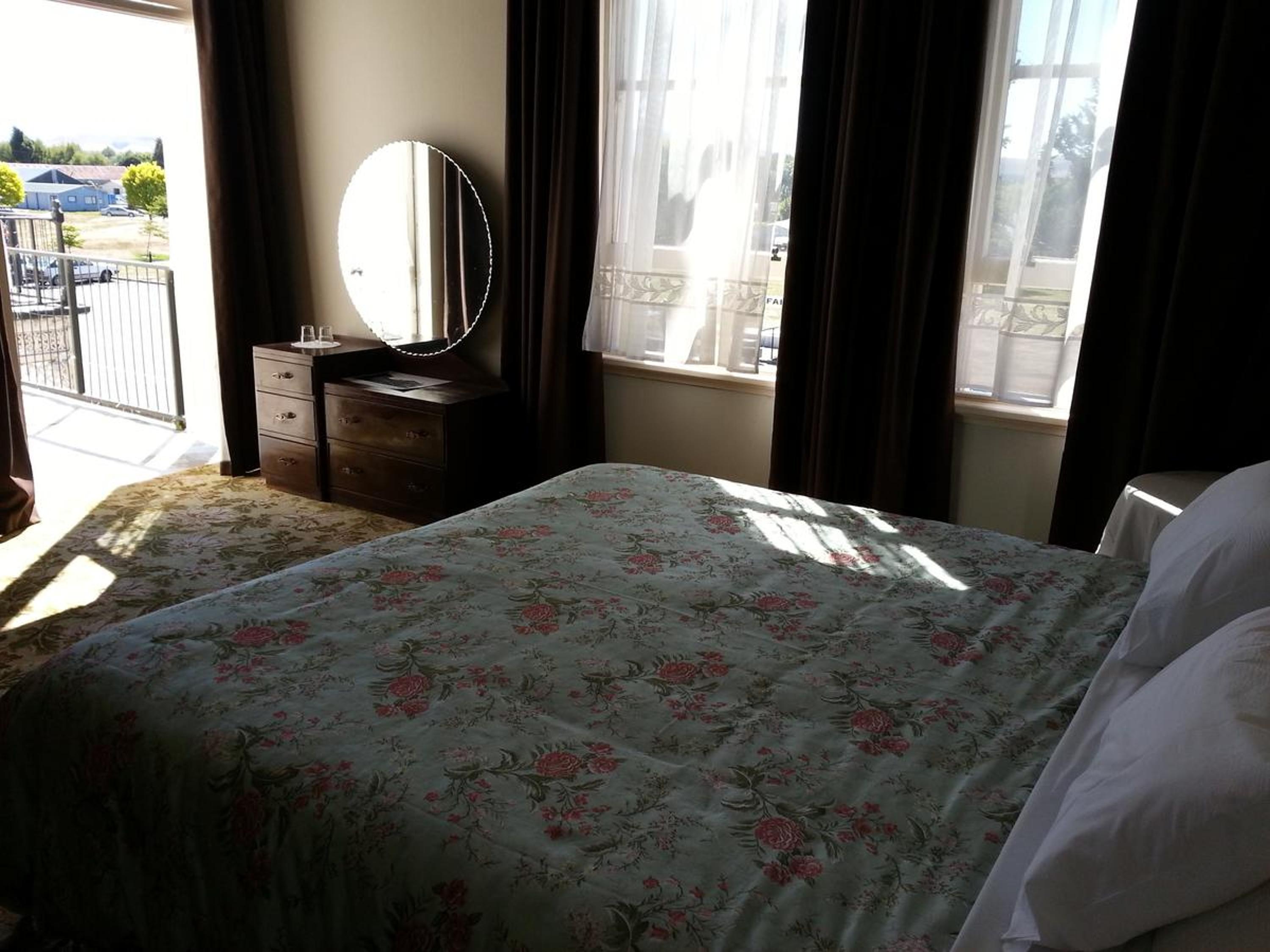 King Room with Balcony - Photo 1