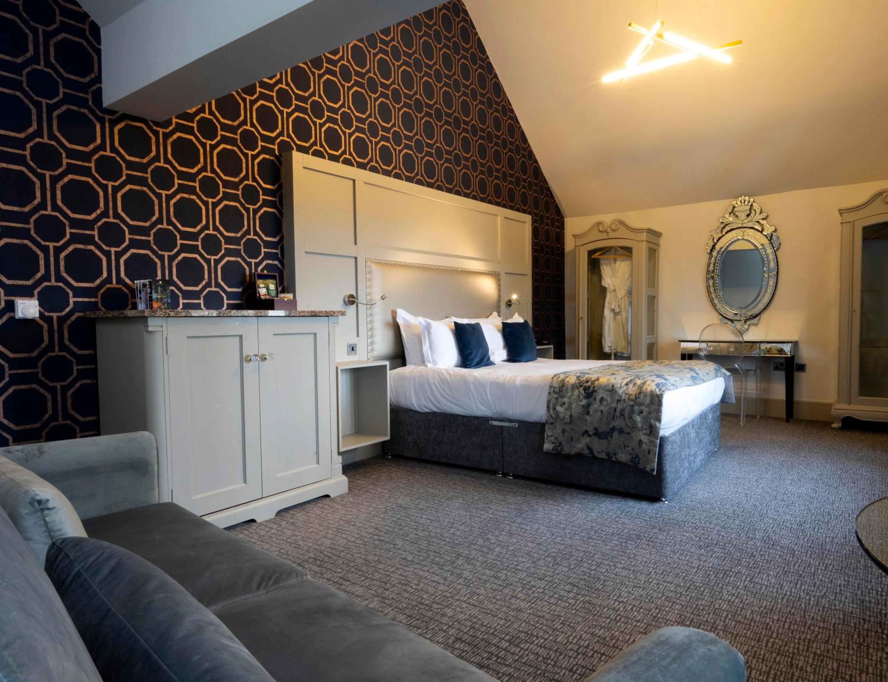 Luxury Double or Twin Room - Photo 11