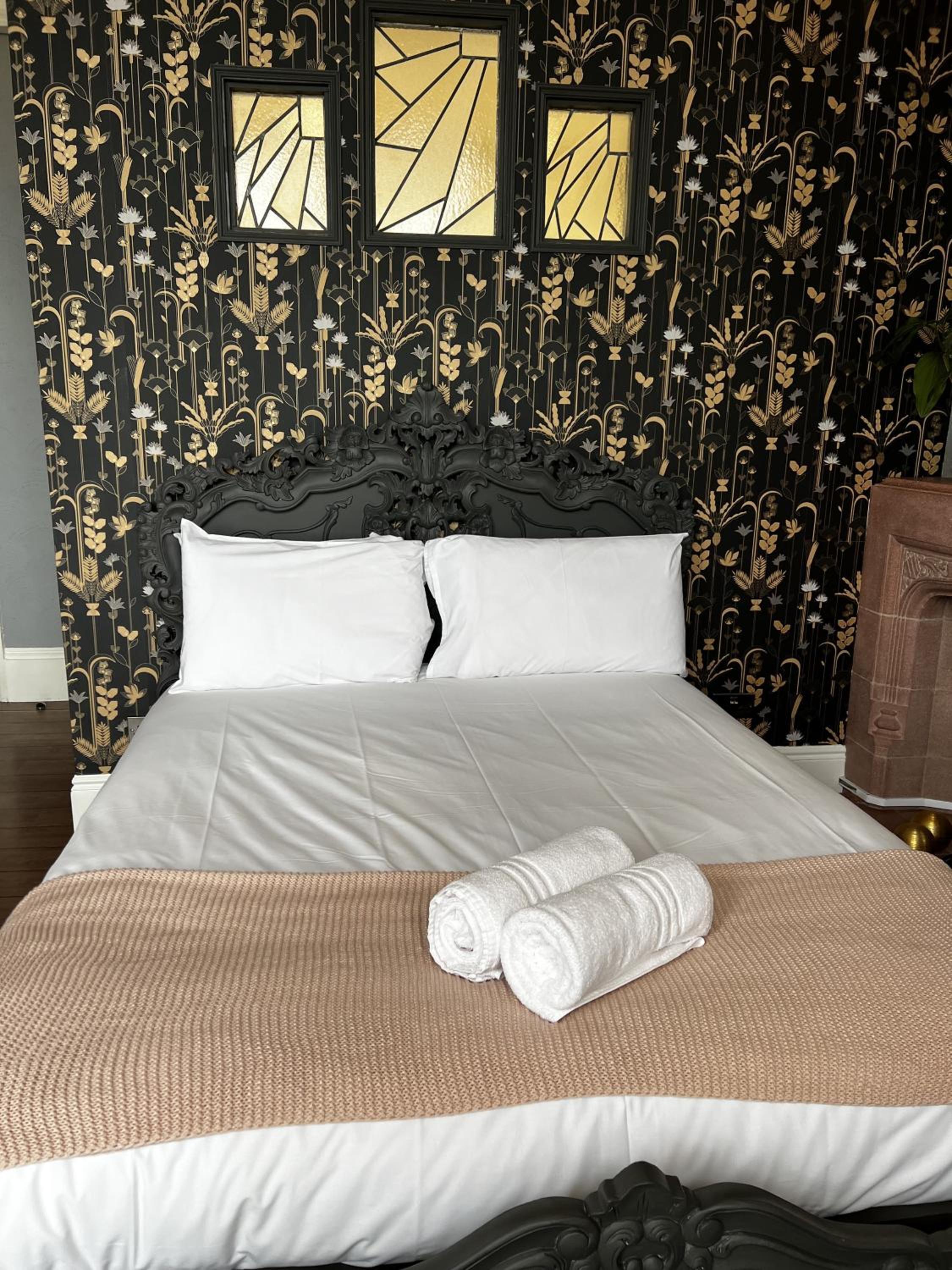 Deluxe King Suite