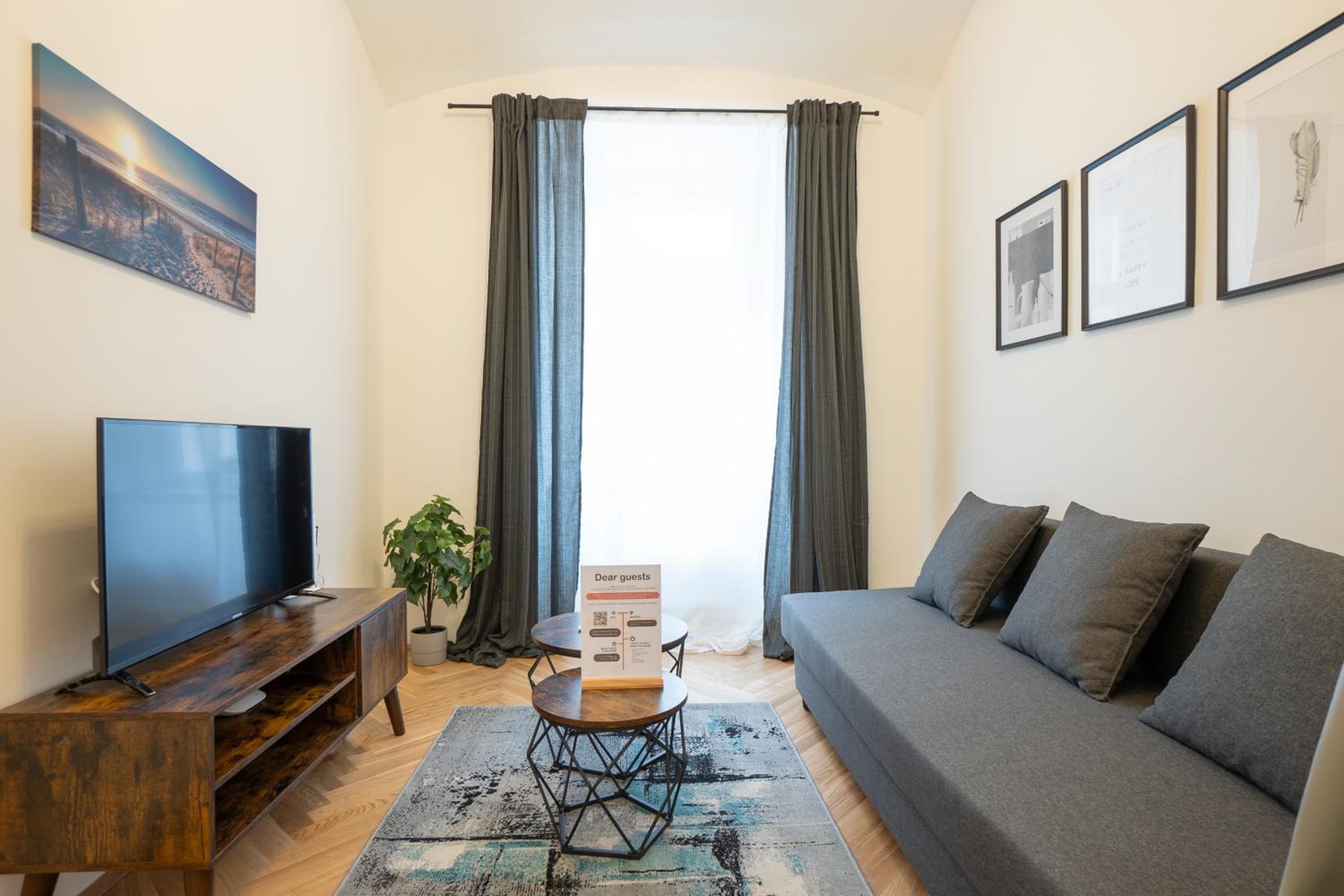 One-Bedroom Apartment