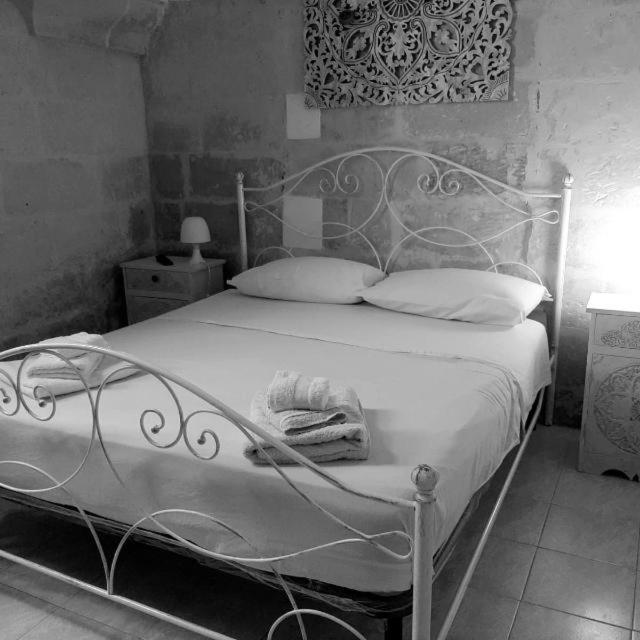 One-Bedroom Apartment - Photo 9