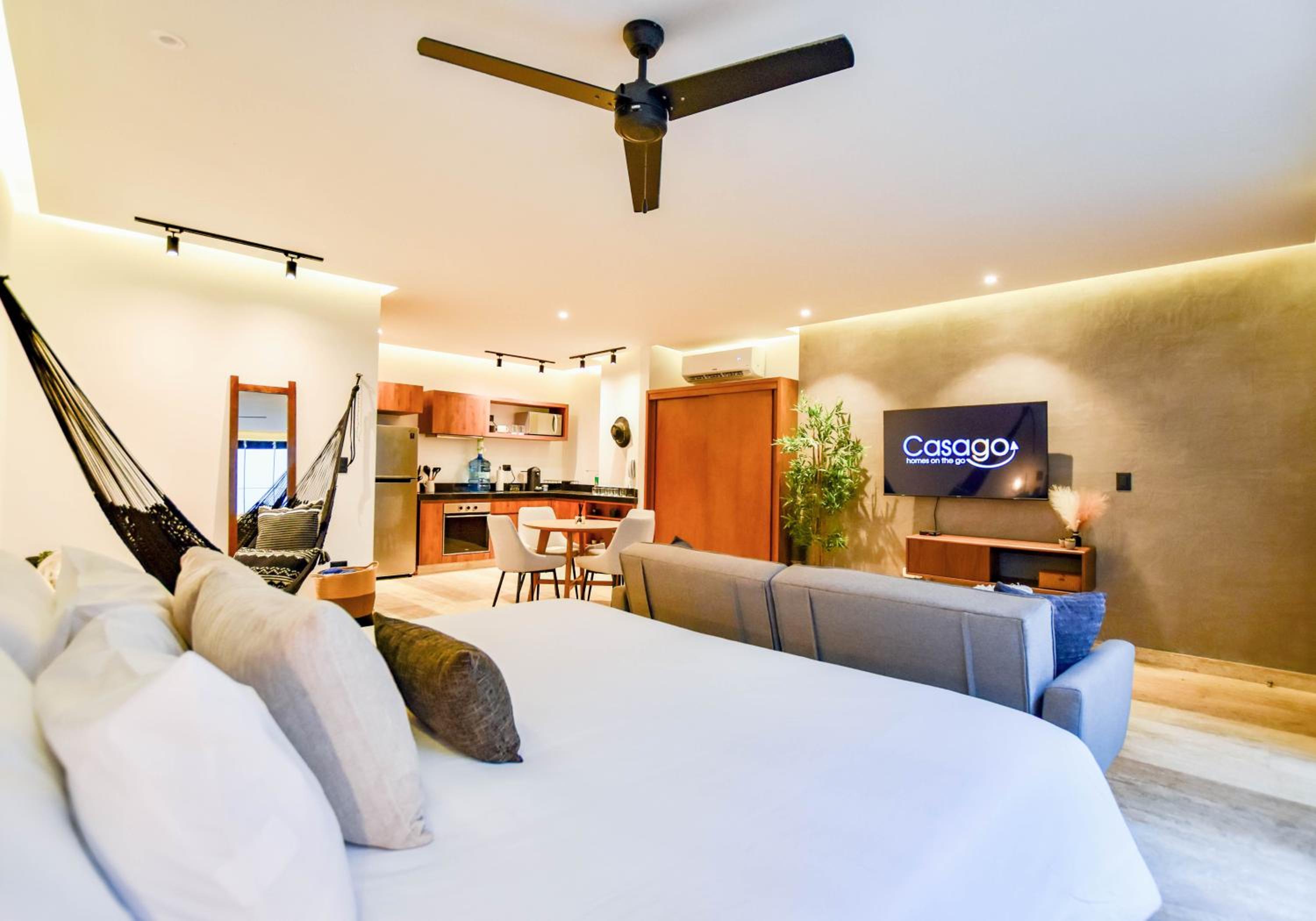 King Studio with Sofa Bed - Photo 1