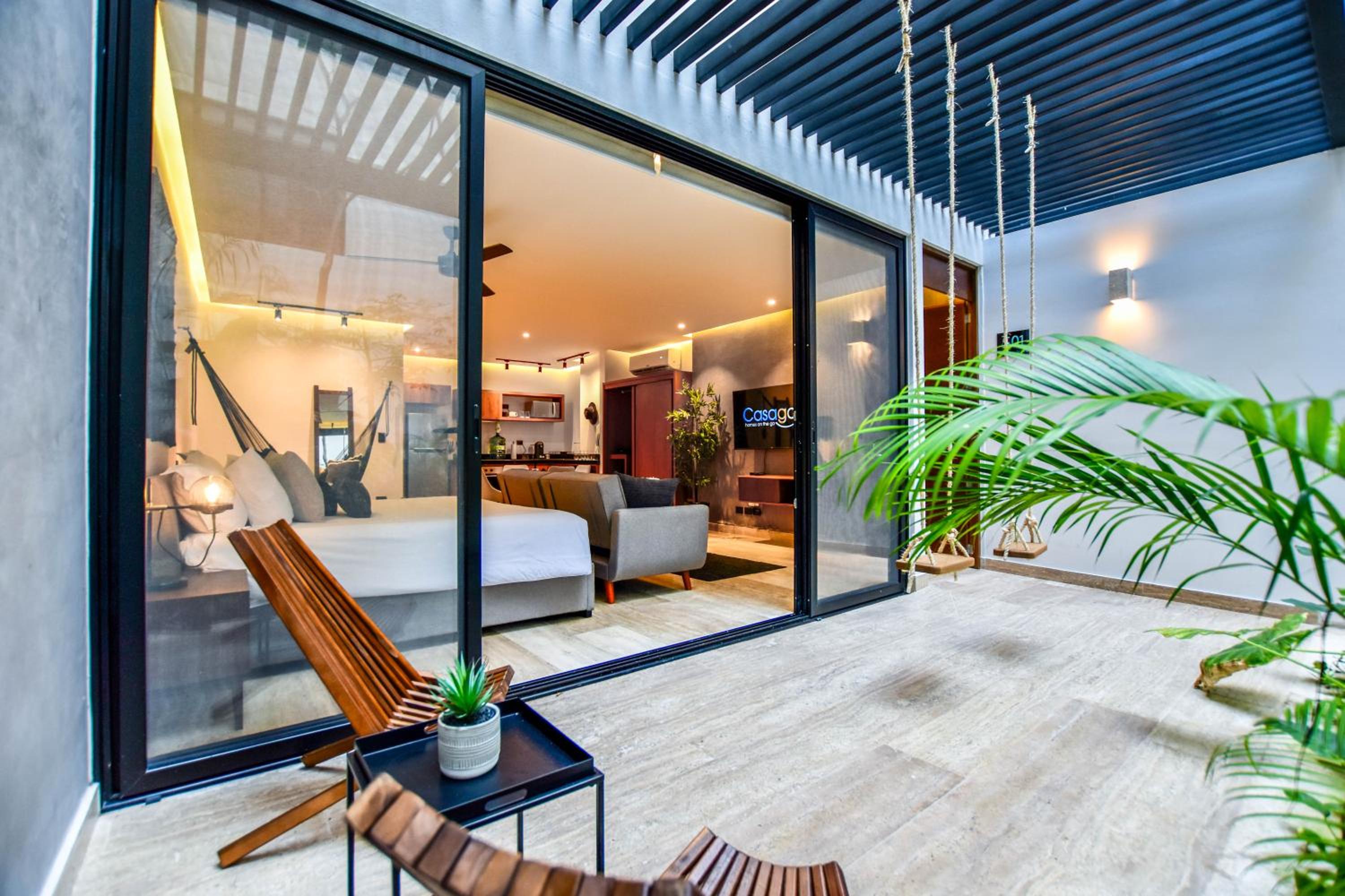 King Studio with Sofa Bed - Photo 10