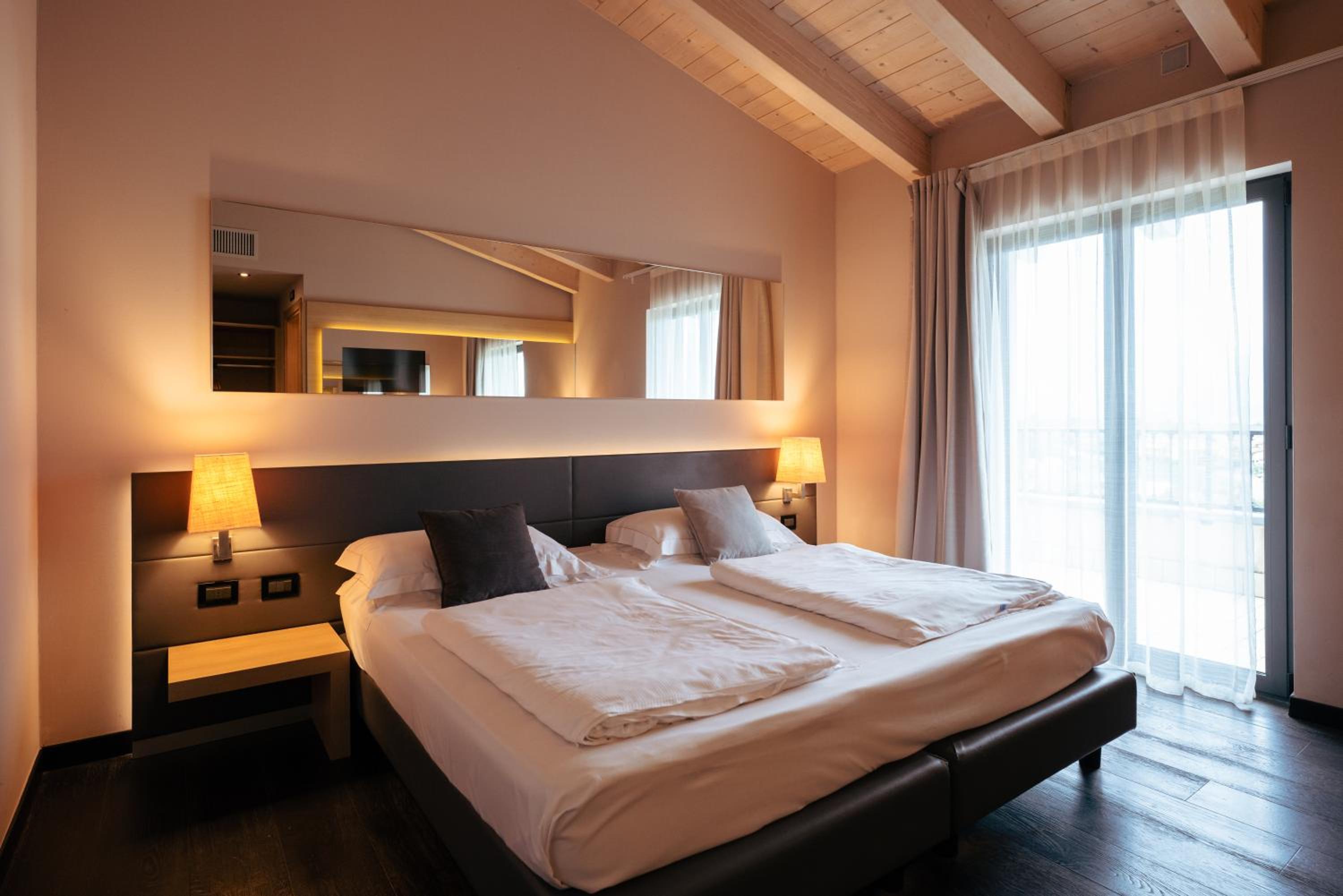 Superior Double/Twin Room with Balcony photo 2