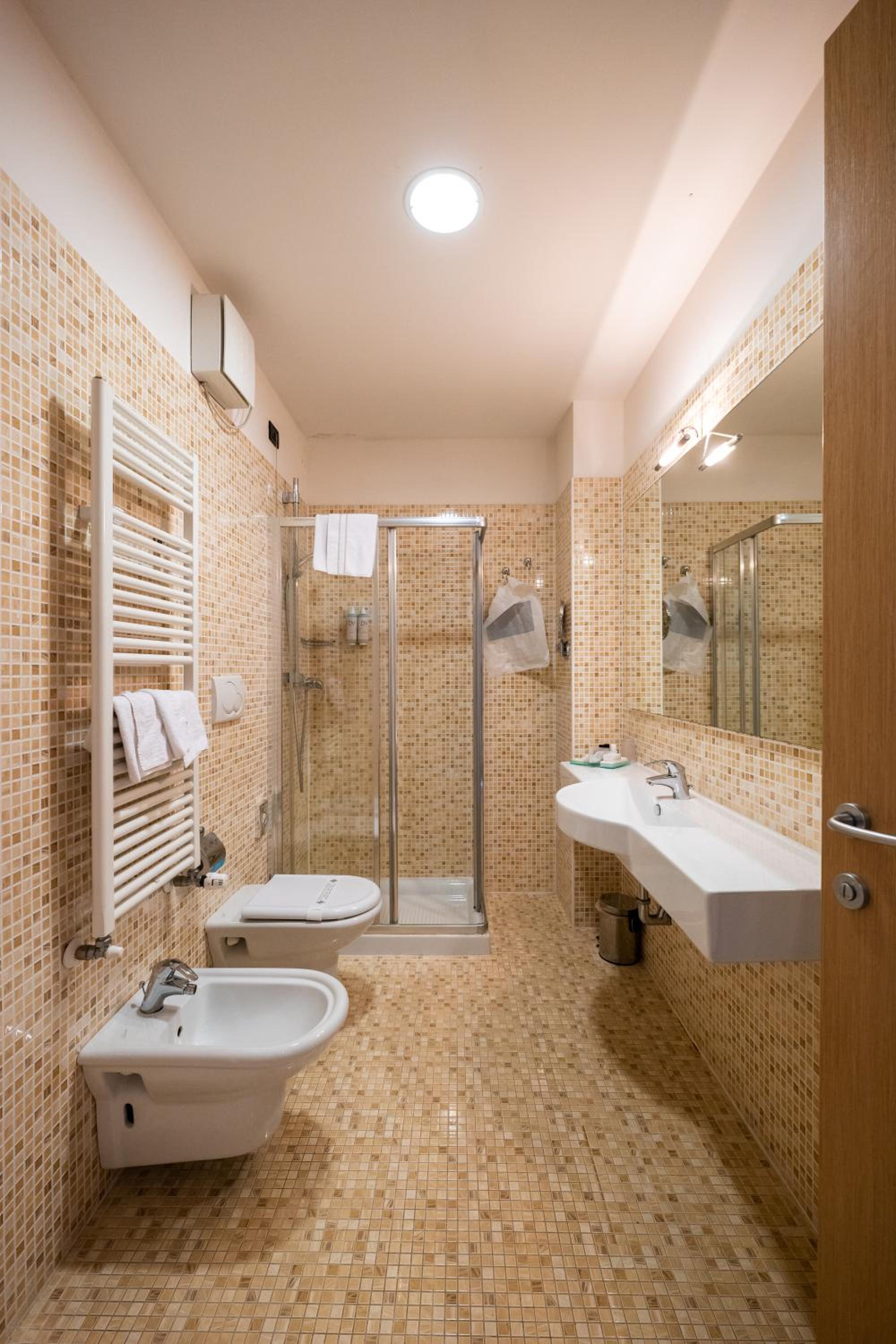 Superior Double/Twin Room with Balcony photo 3