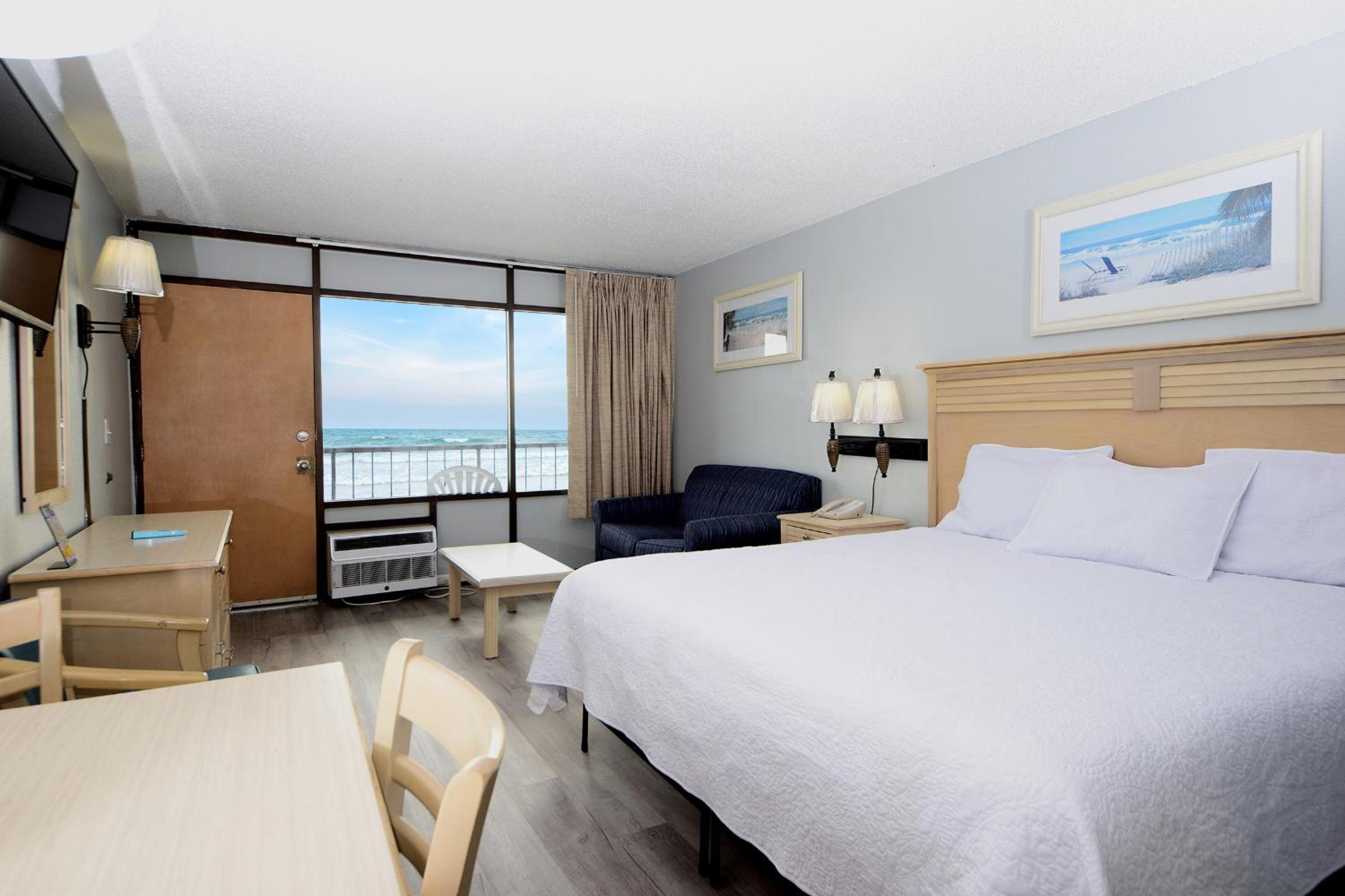 1 Bedroom Oceanfront (Non-Efficiency) with 1 King Bed and 1 Sleeper Sofa (Twin) – C2N