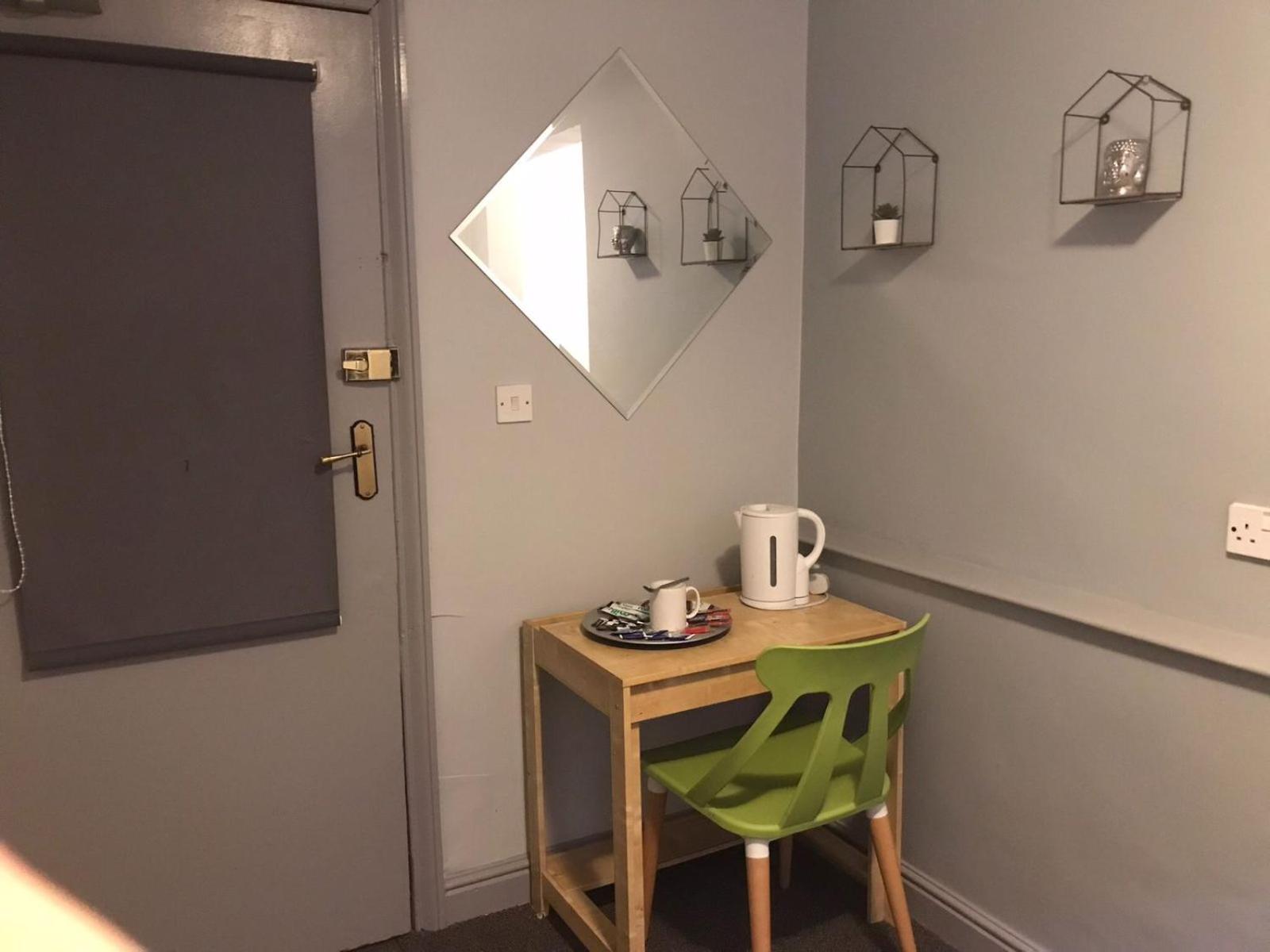 Single Room photo 3