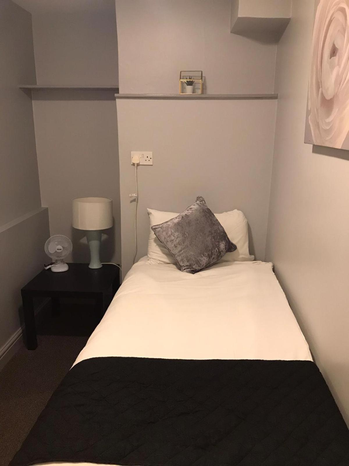 Single Room photo 1