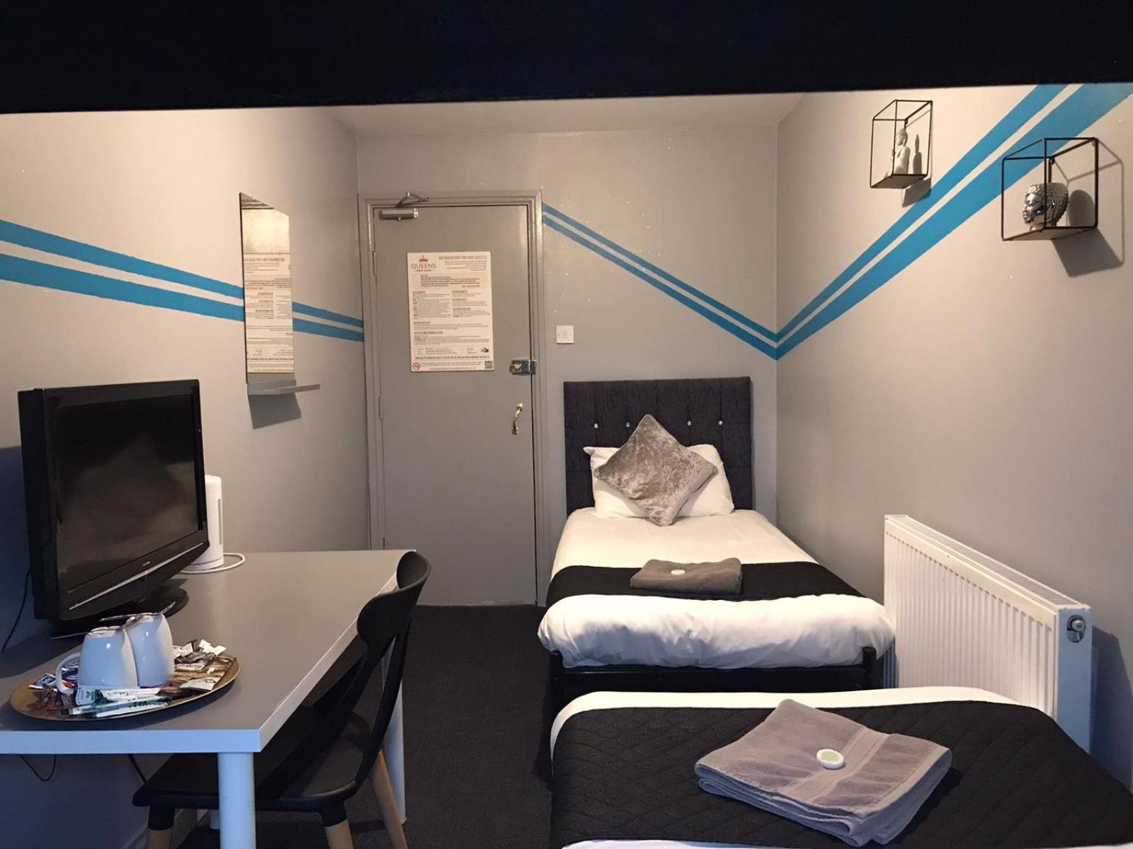 Budget Twin Room photo 2