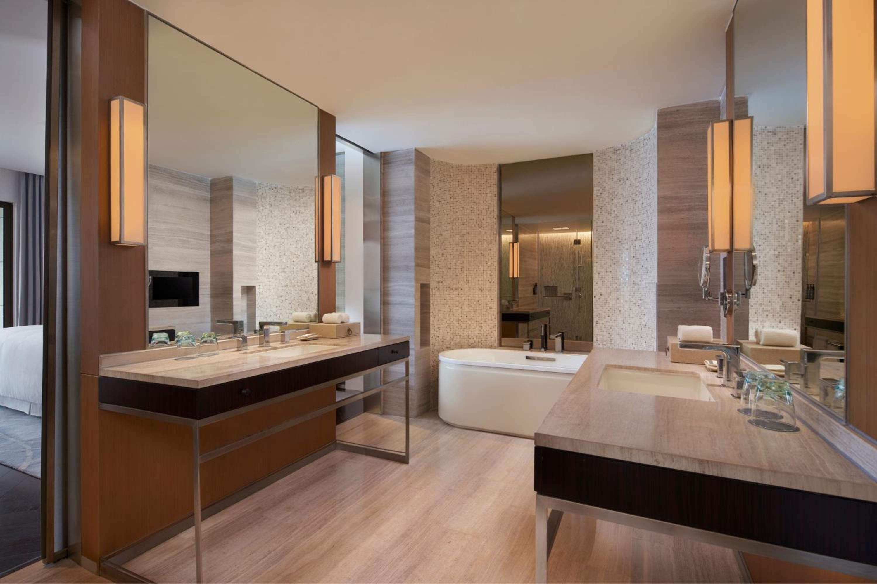 Grand Panorama Suite - Photo 4