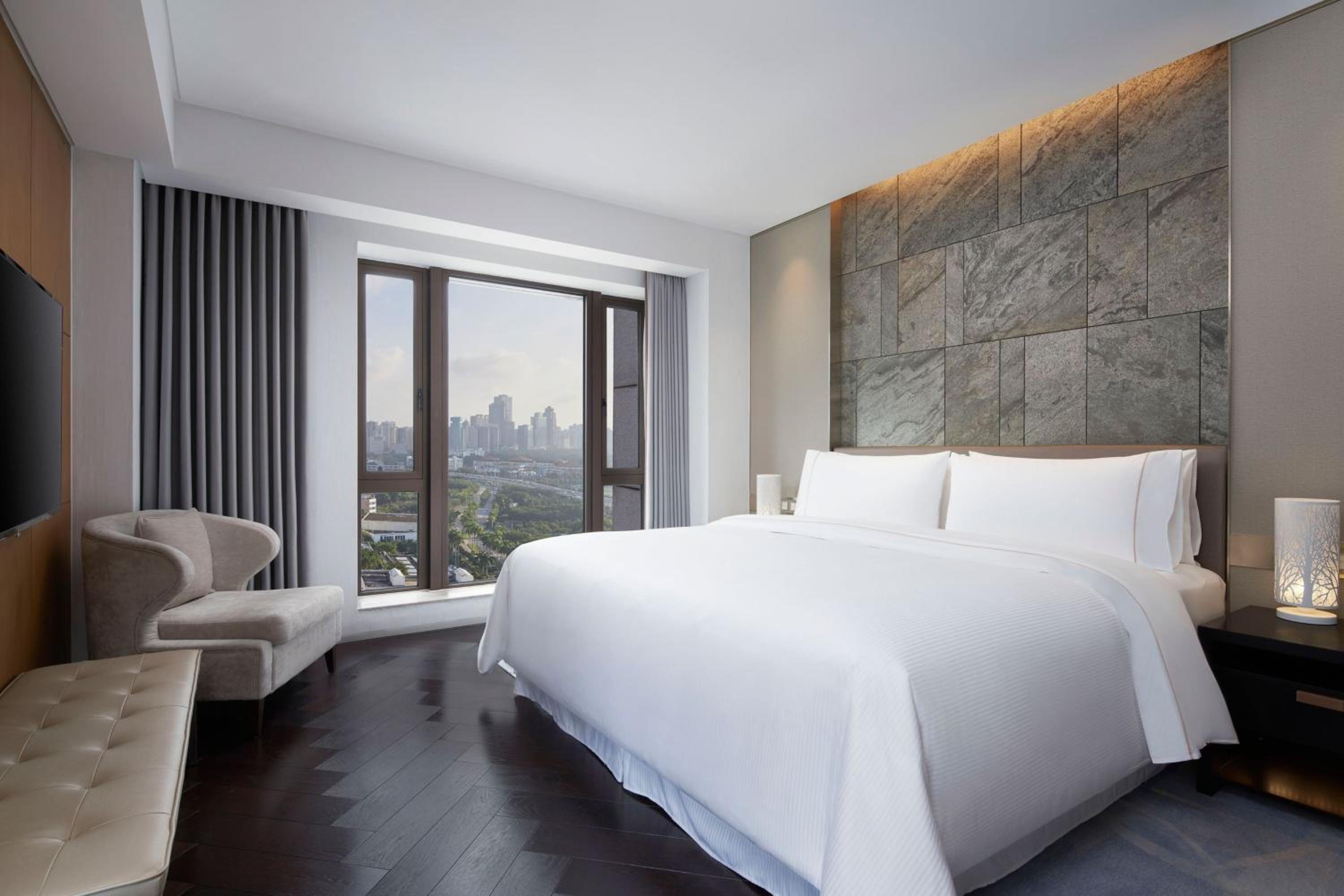 Renewal Suite - Photo 2