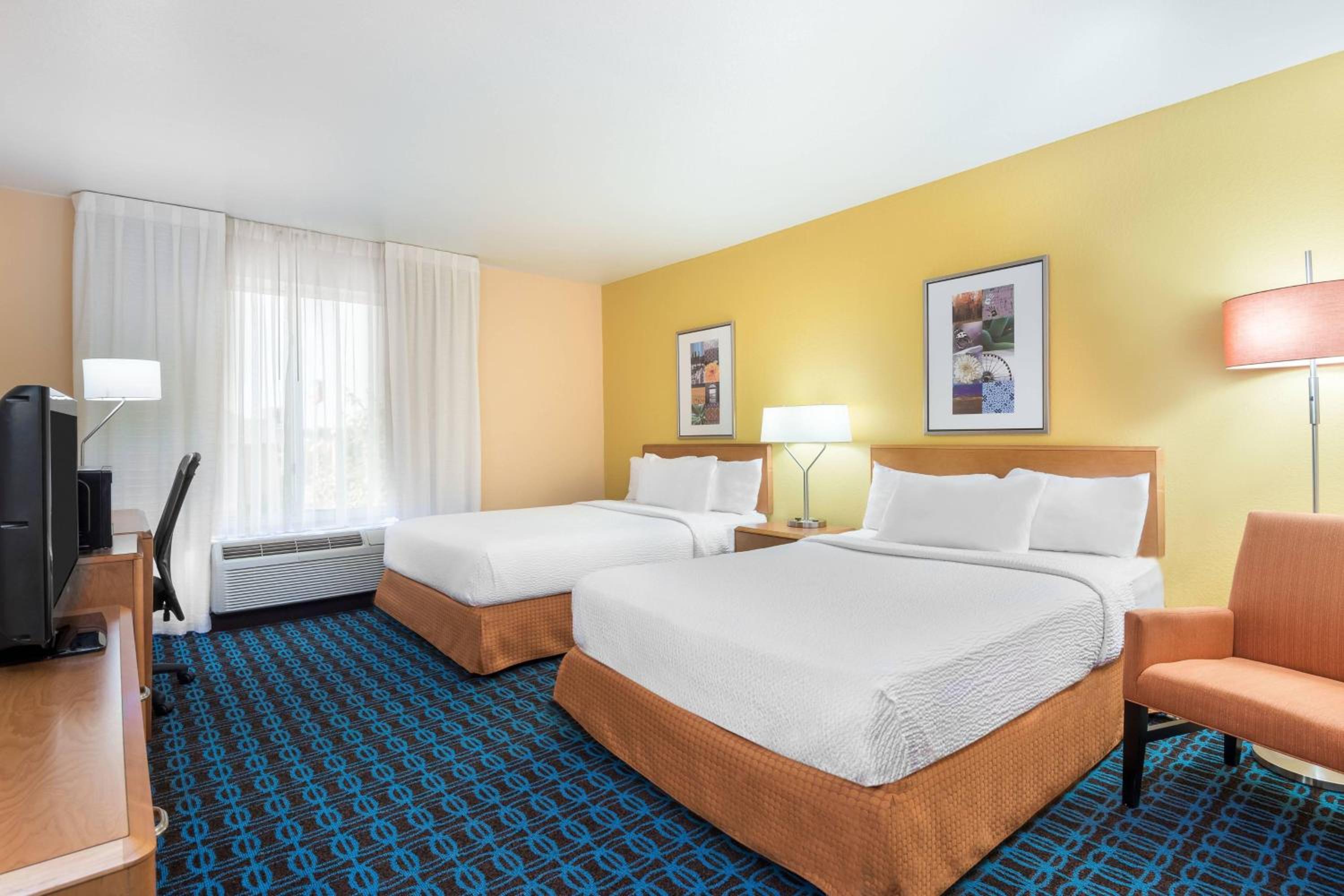 Double Room with Two Double Beds - Photo 1
