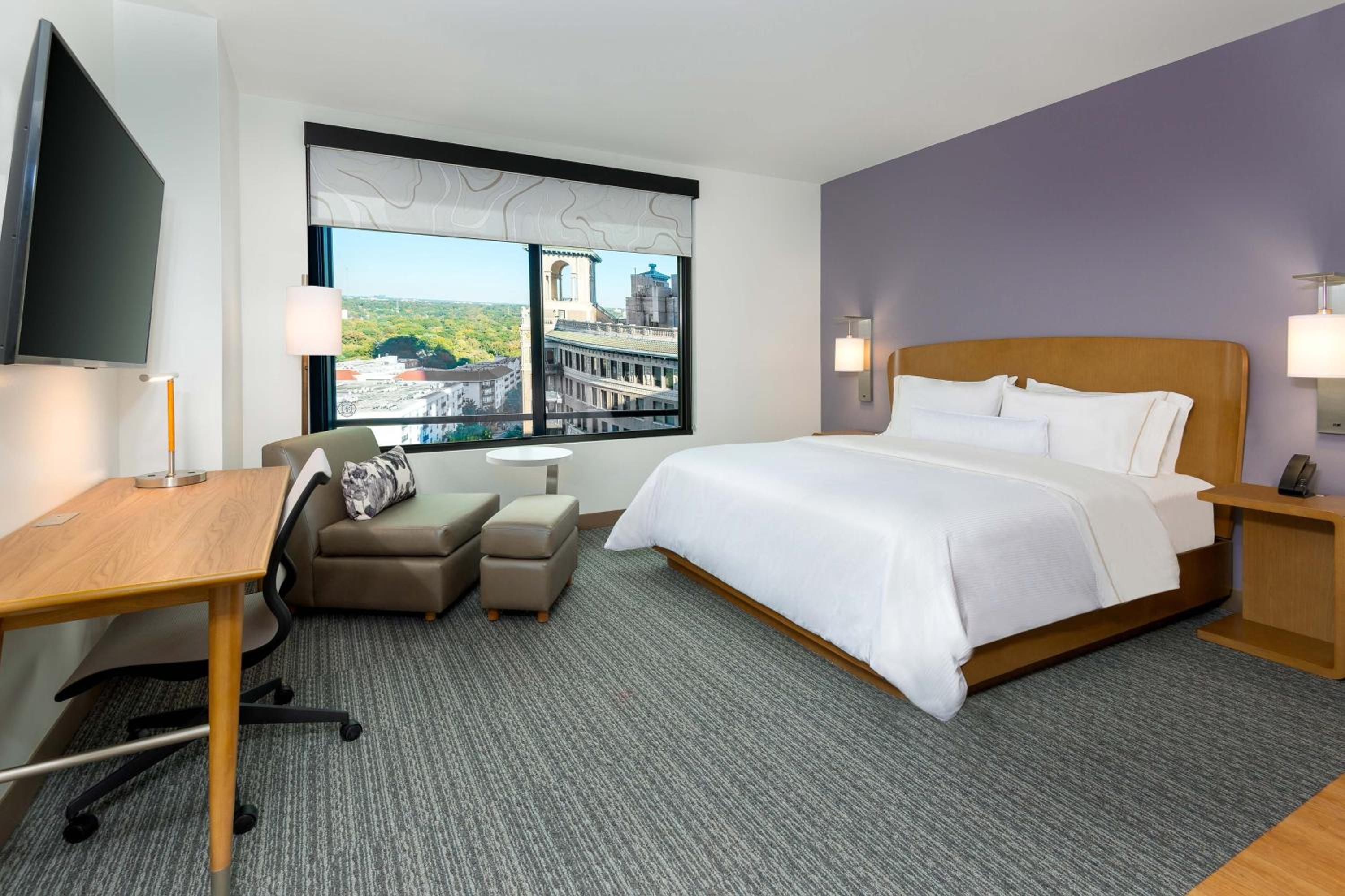 Standard King Room - Photo 1
