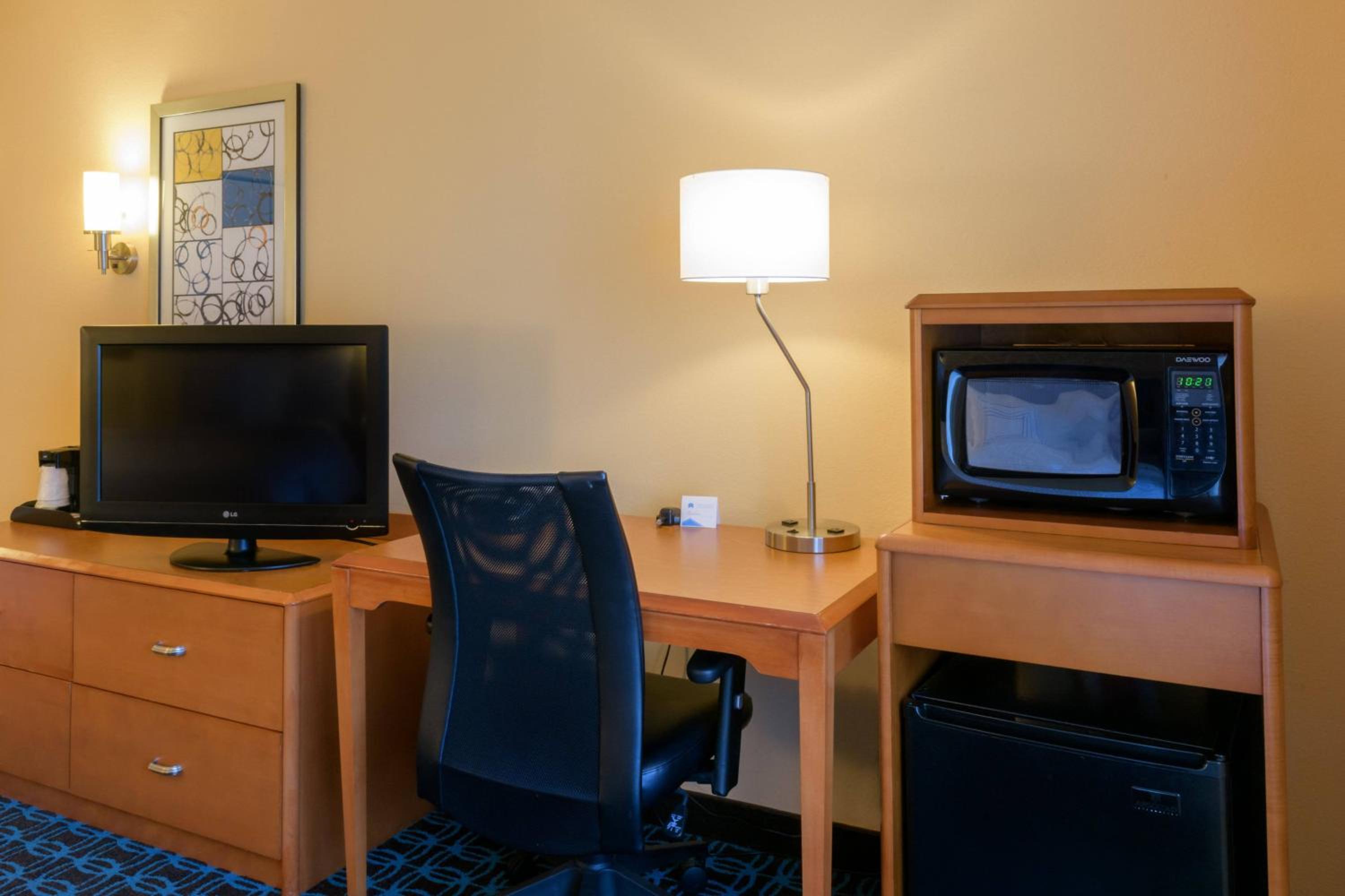Double Room with Two Double Beds - Photo 2