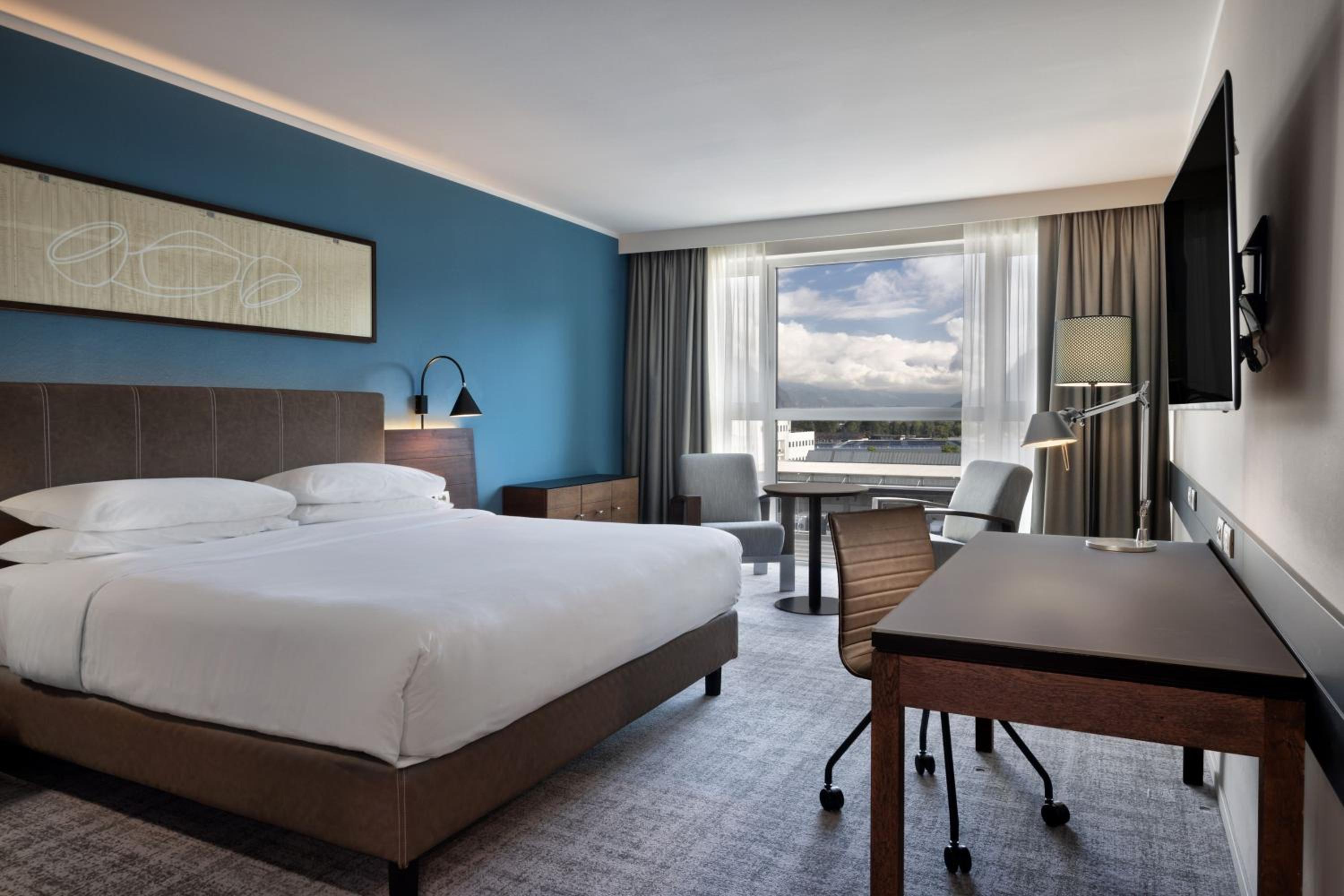 Deluxe King Room photo 1