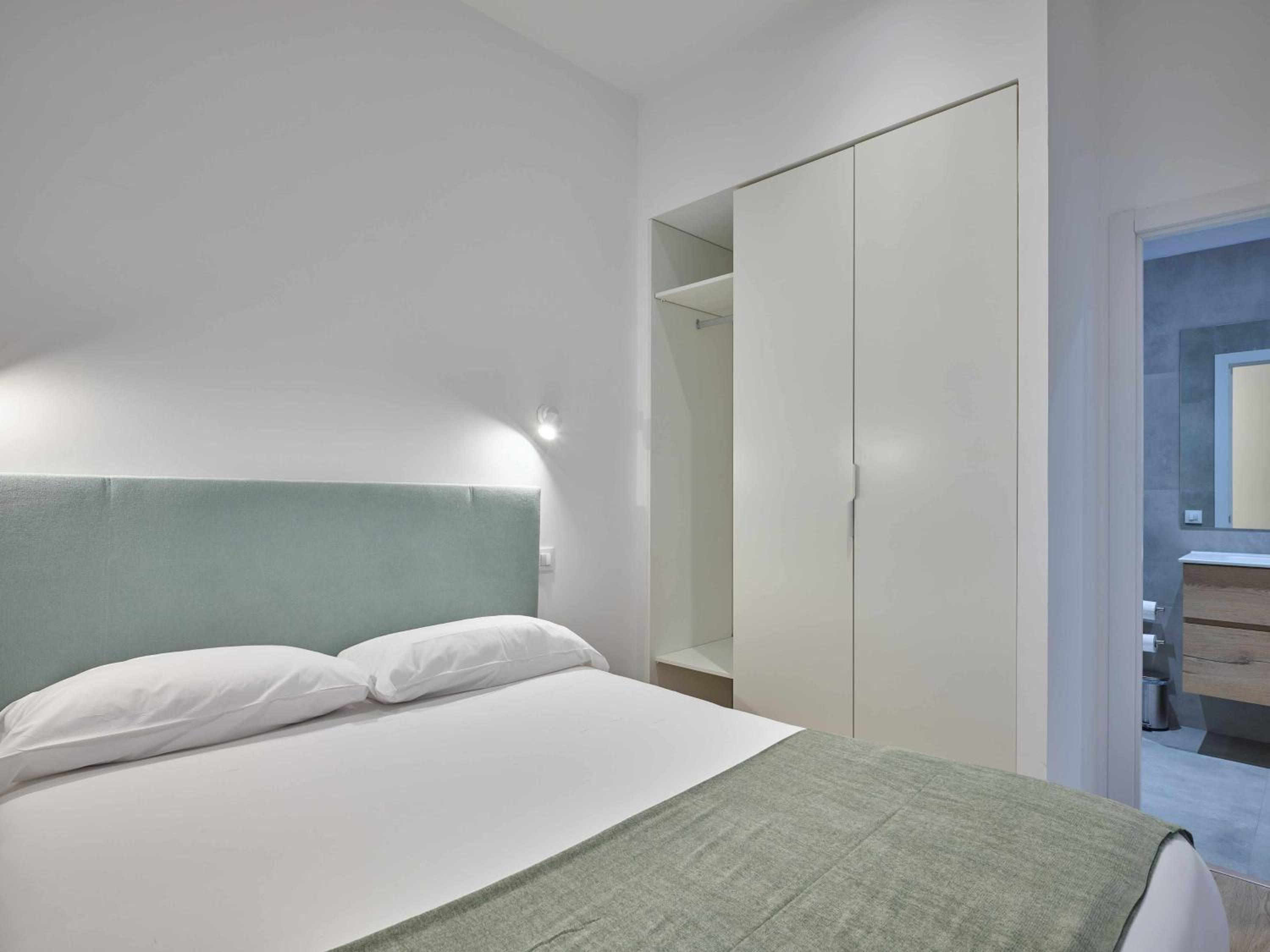 Standard Double Suite - Photo 12
