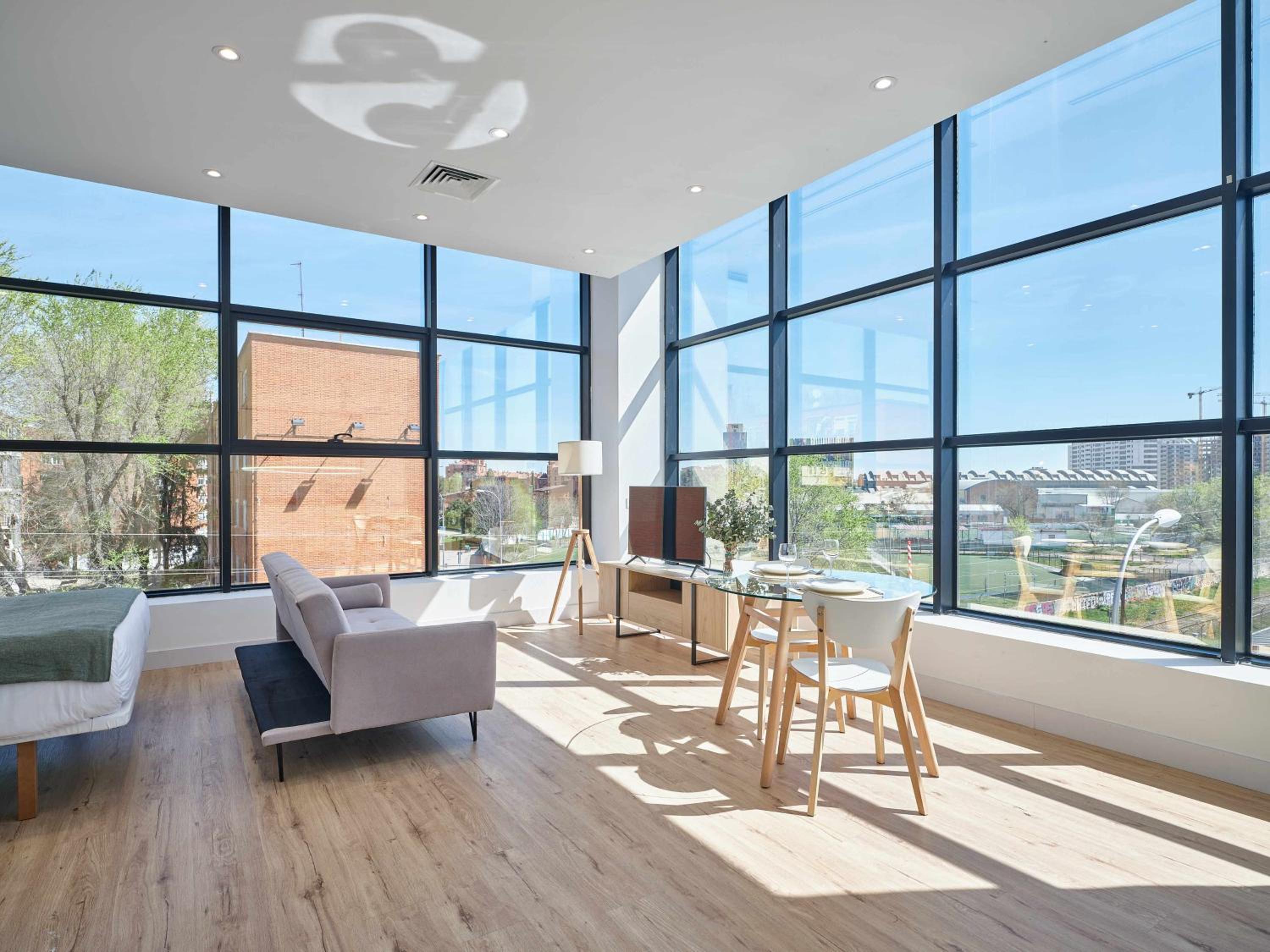 Suite with City View - Photo 5