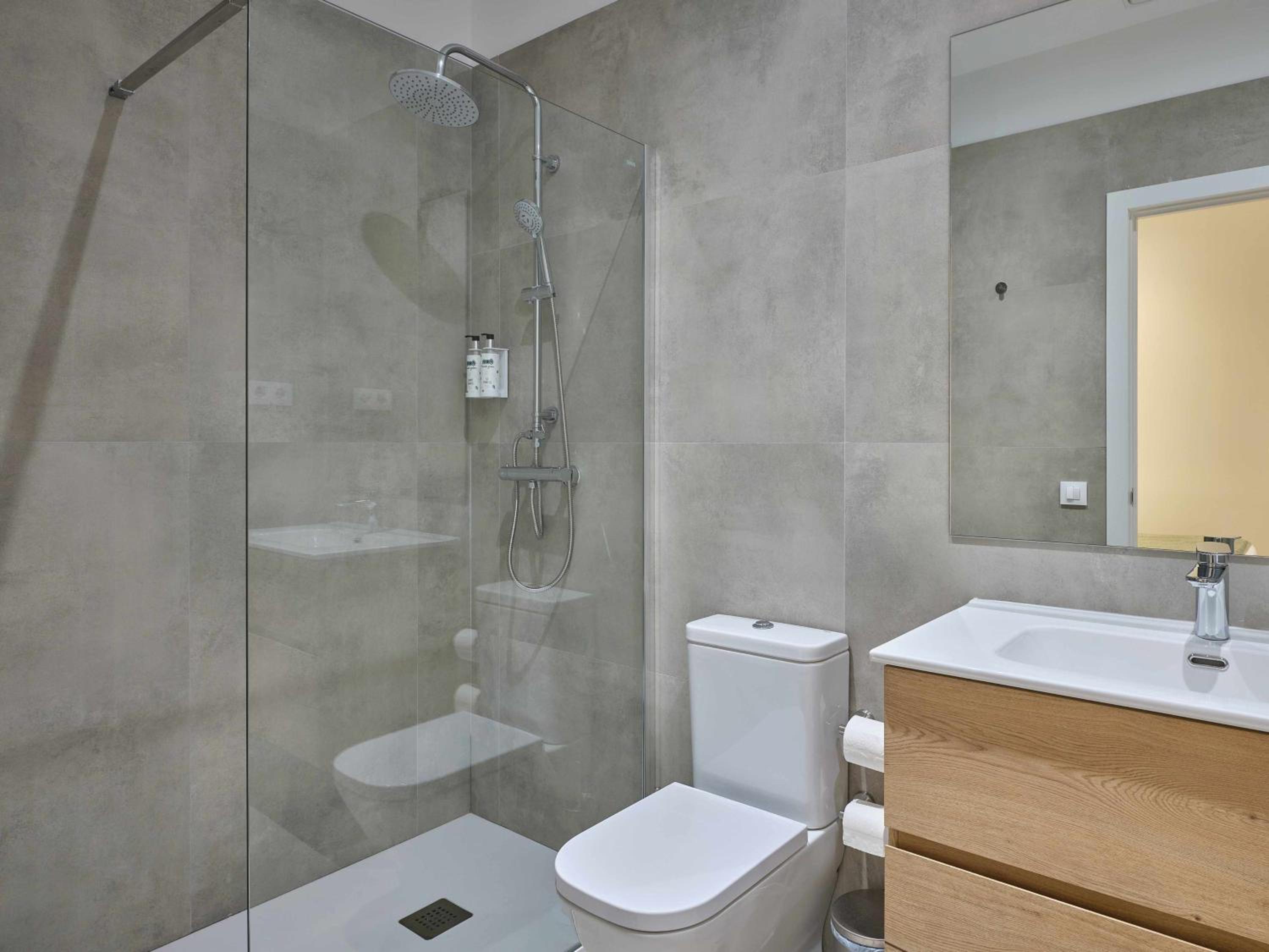 Standard Double Suite - Photo 8