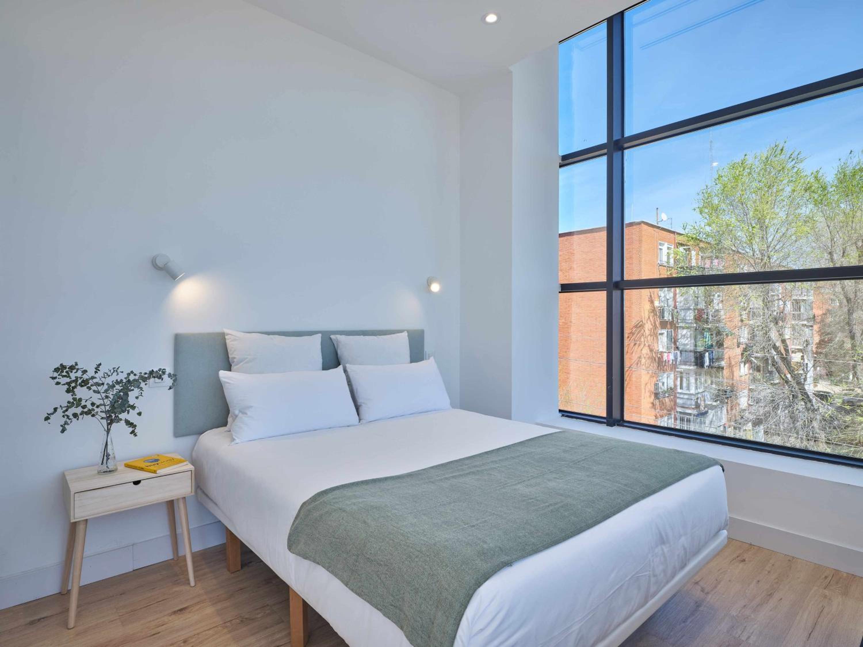 Suite with City View - Photo 4