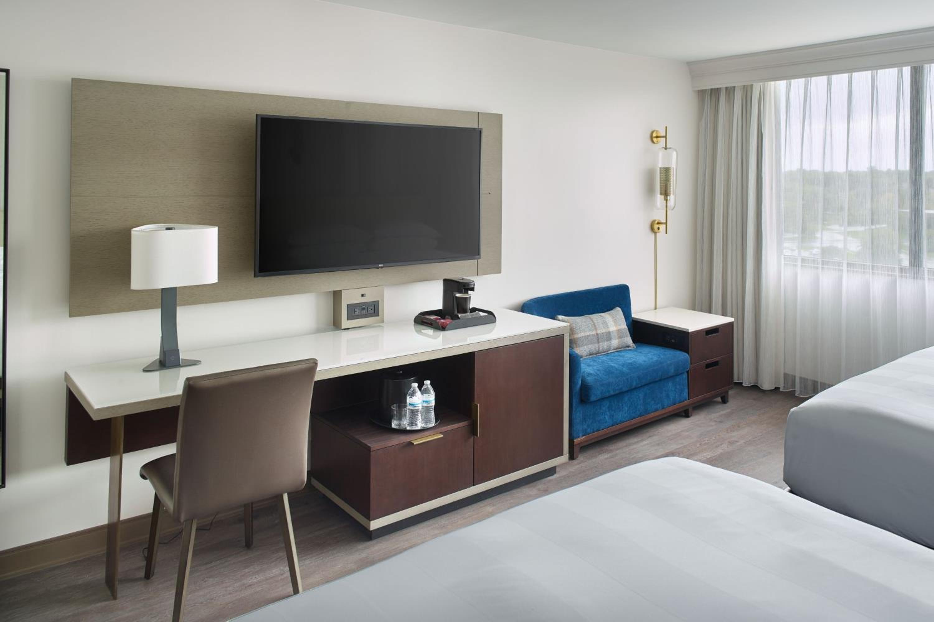 Double Room with Two Double Beds - Photo 2
