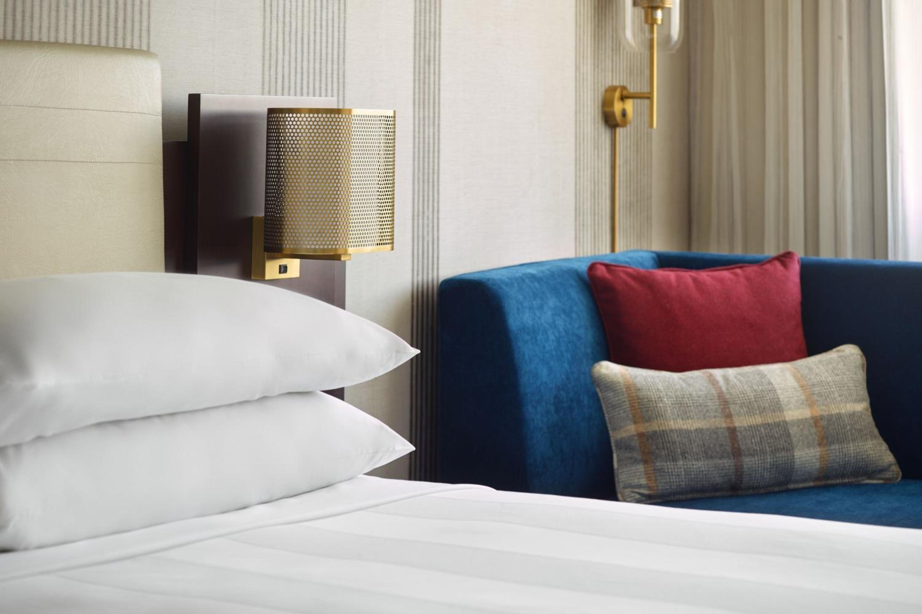 Guest Room, 1 King - Photo 4