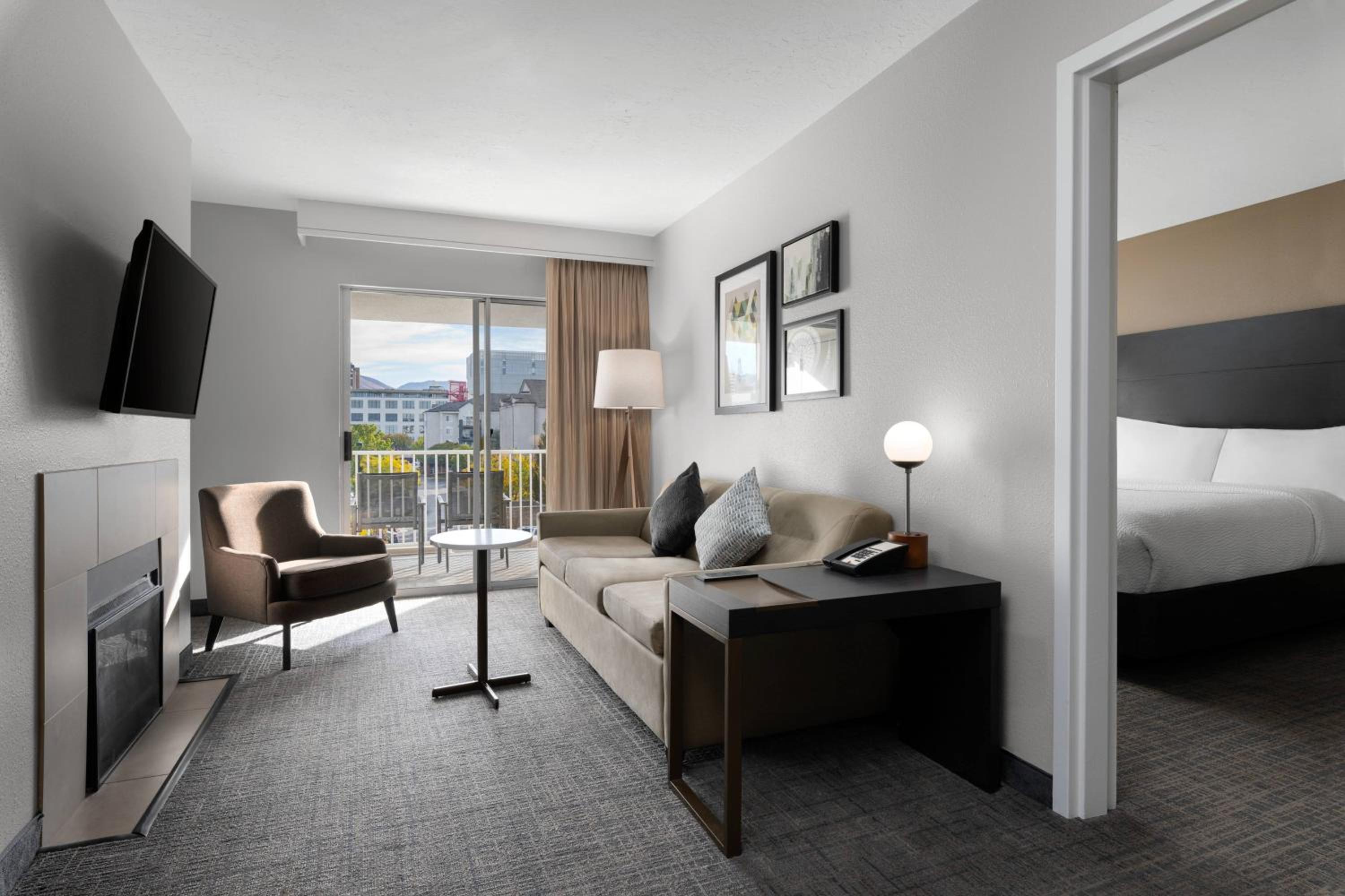 One-Bedroom Suite - Photo 1