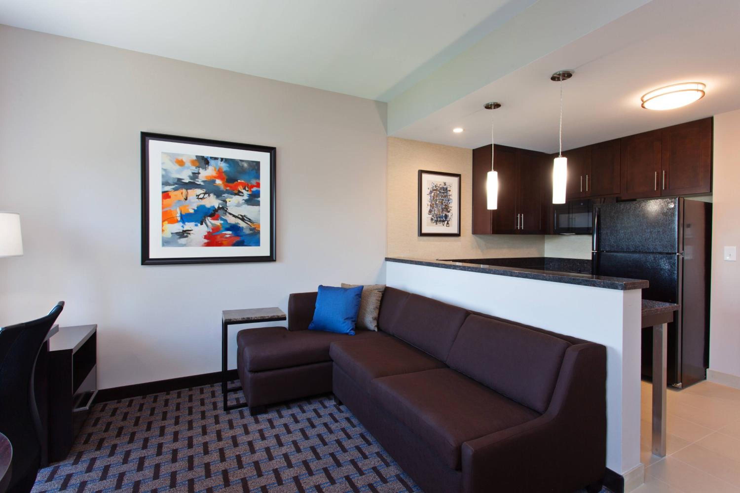 Lakeside King Studio with Balcony and Adapted Tub - Mobility and Hearing Accessible photo 2