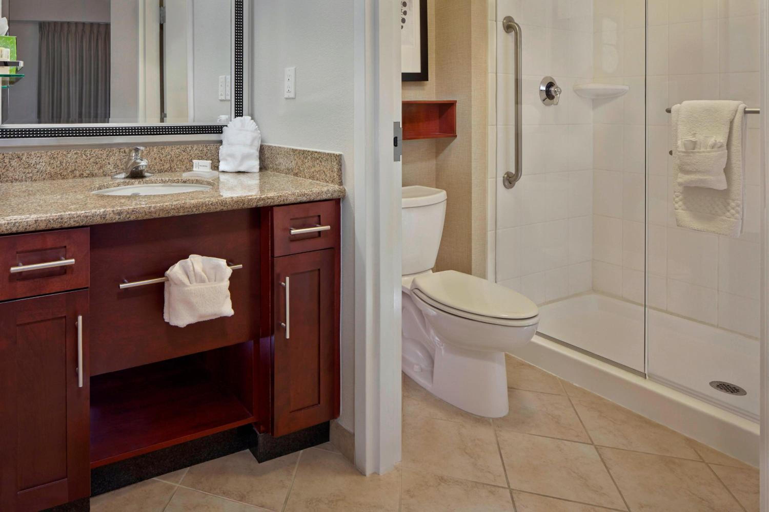 Two-Bedroom Suite - Photo 2