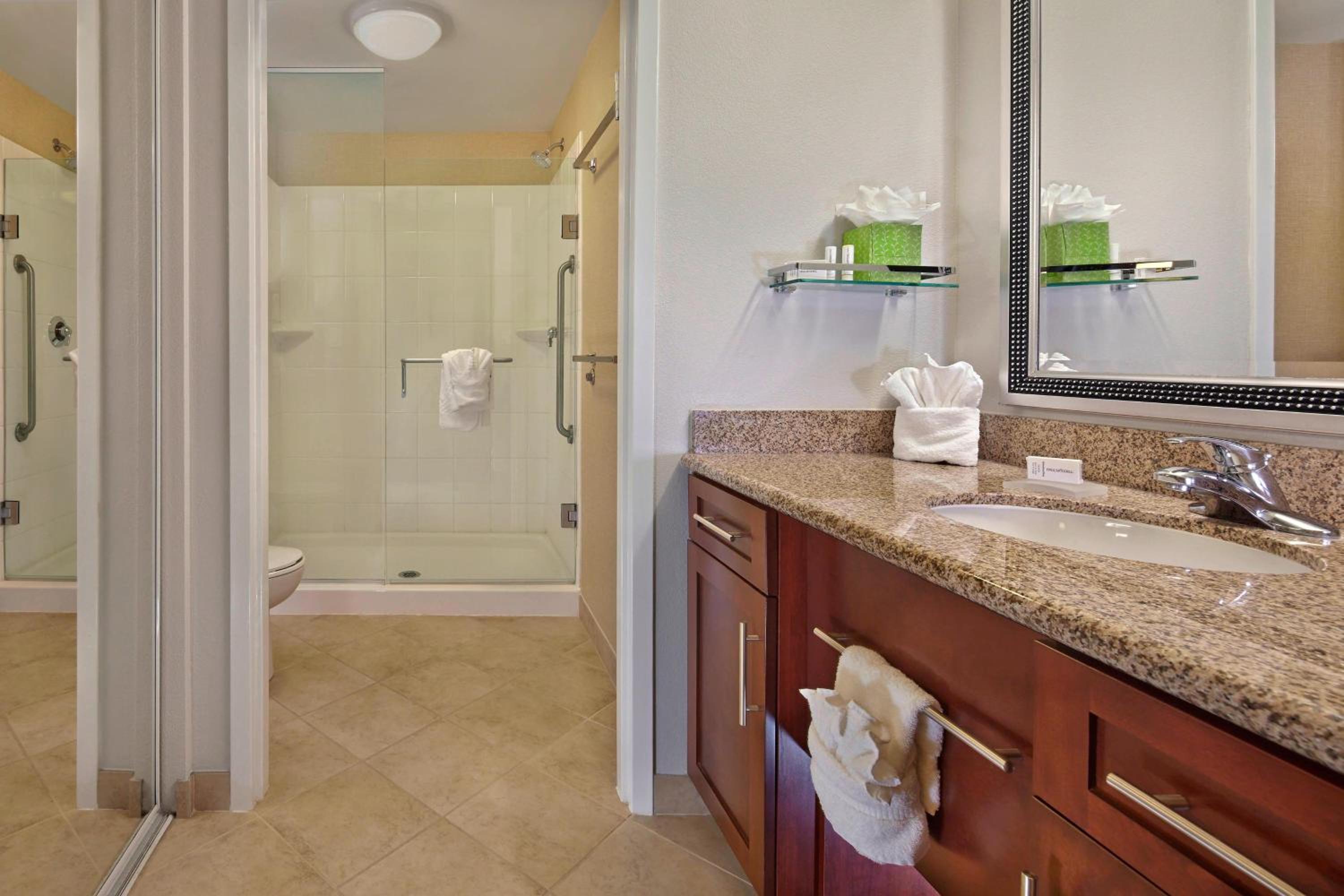 Two-Bedroom Suite - Photo 6