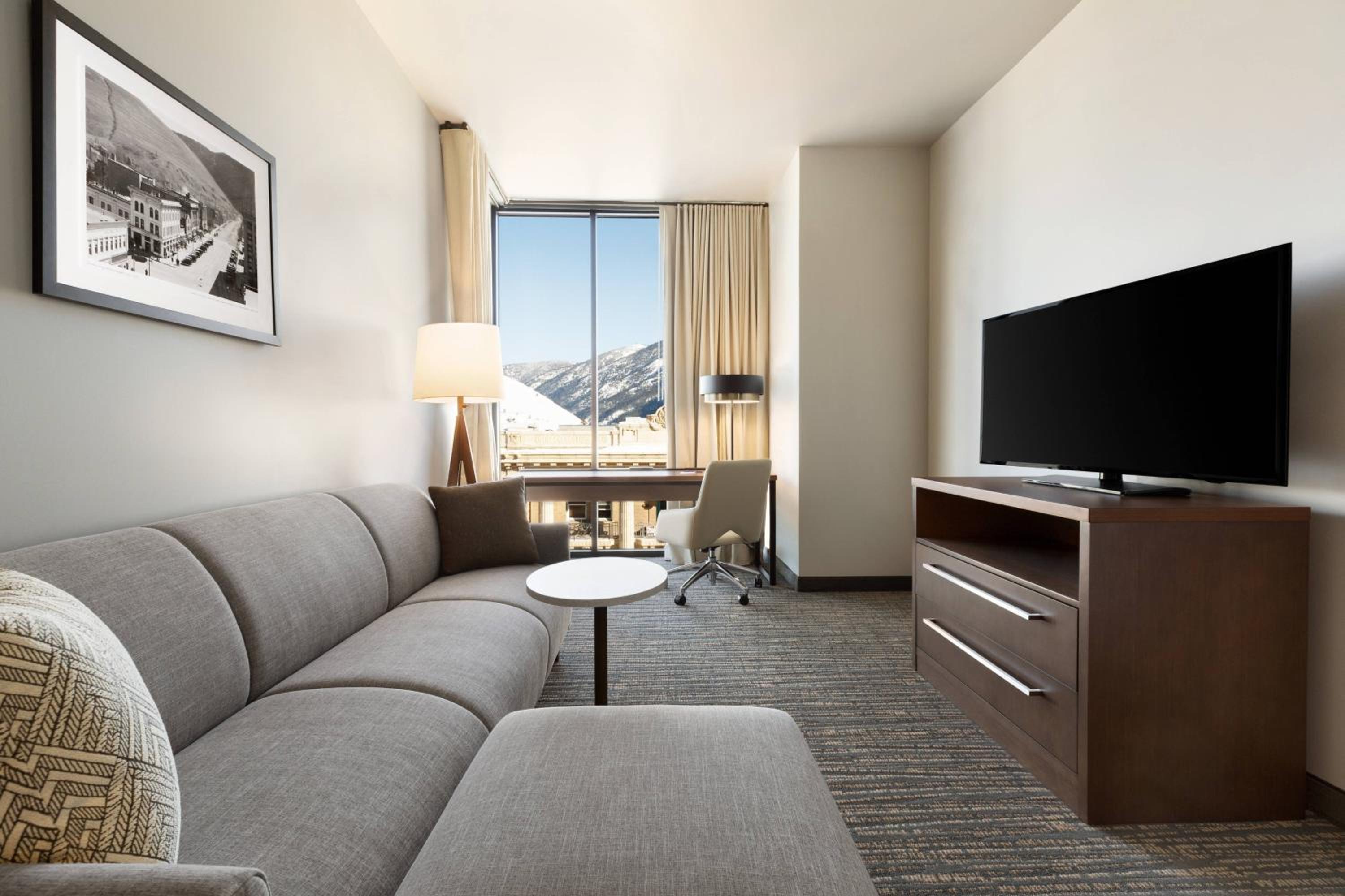 1 Bedroom Suite, 2 Queen - Photo 1