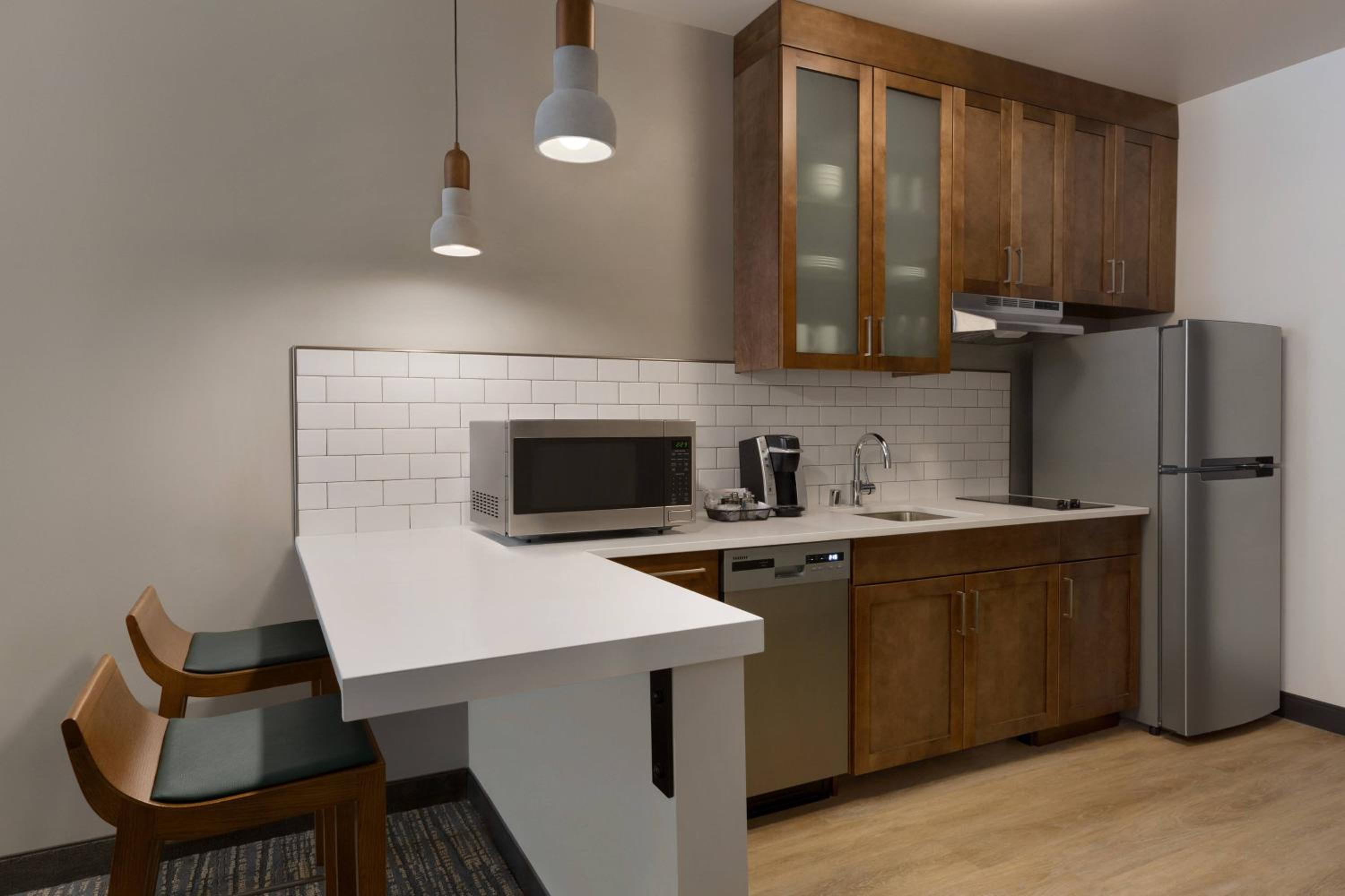 1 Bedroom Suite, 2 Queen - Photo 4