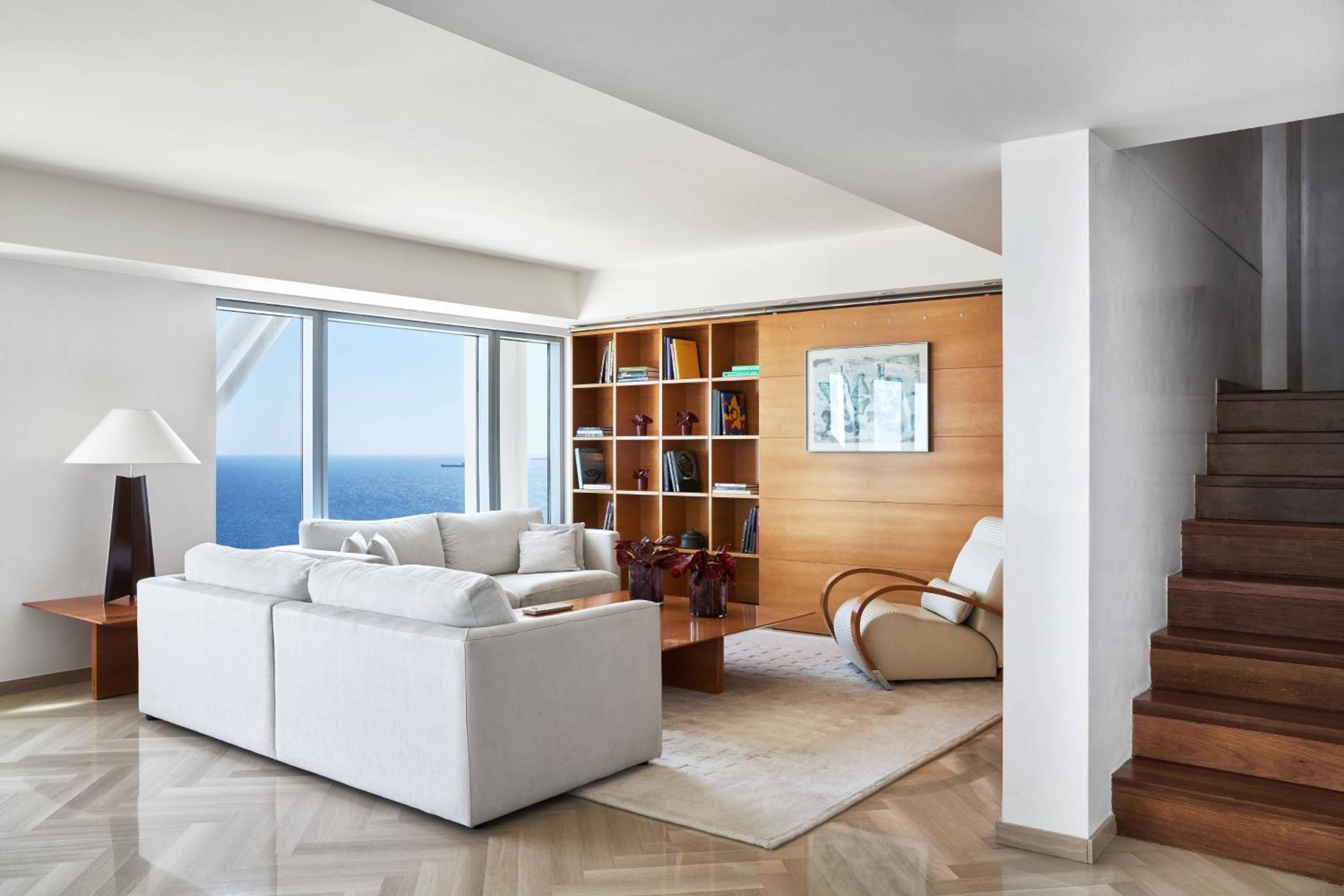 Bi-Level Loft With Skyline View