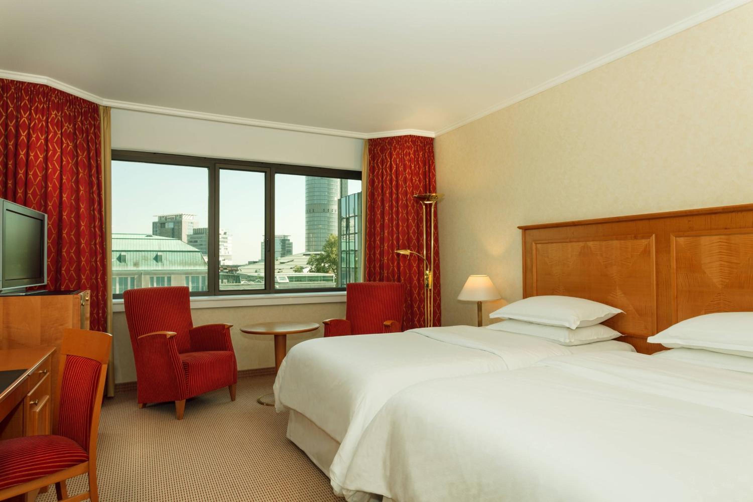 Standard Twin Room - Photo 8