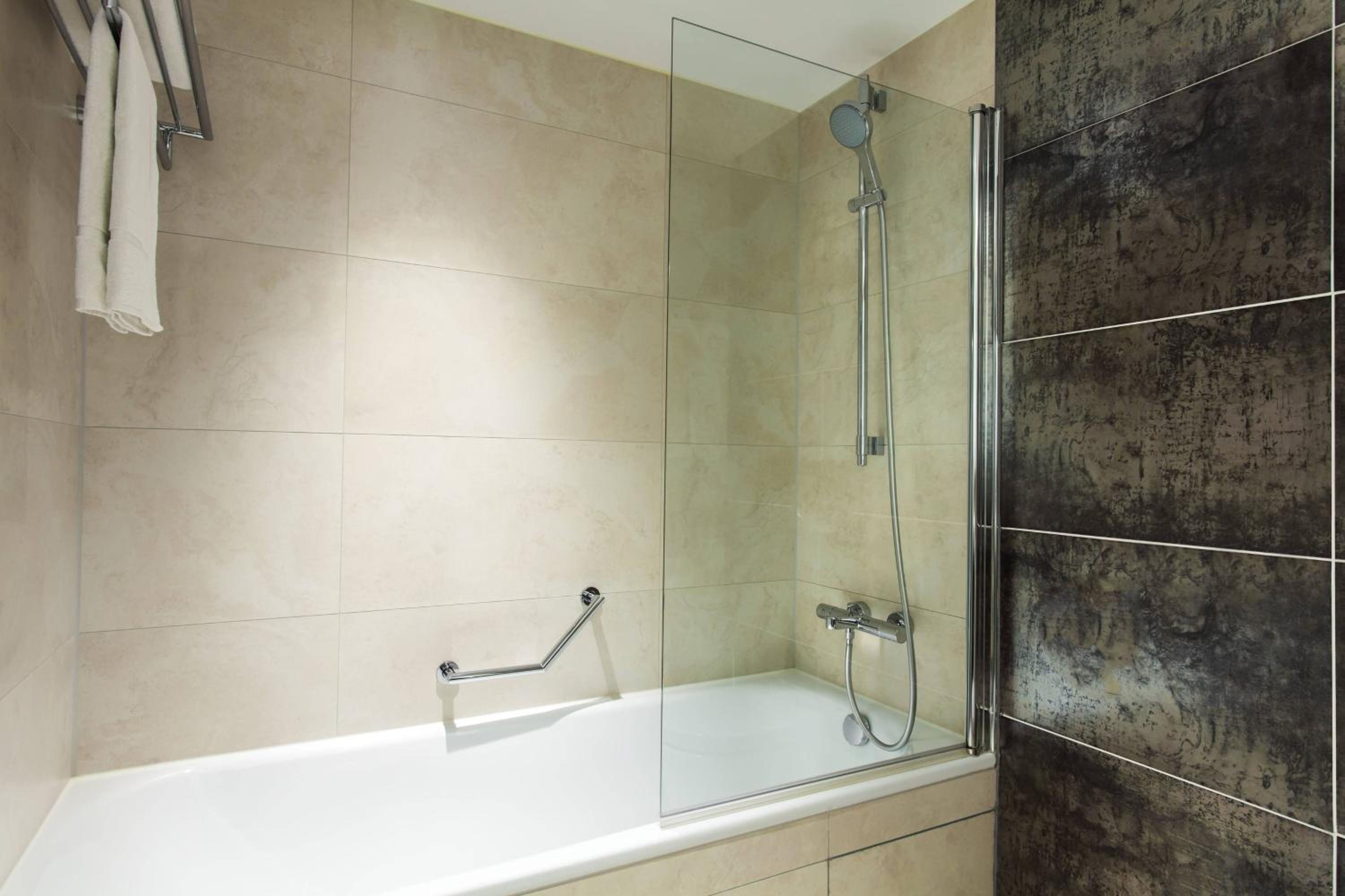 Standard Twin Room - Photo 3